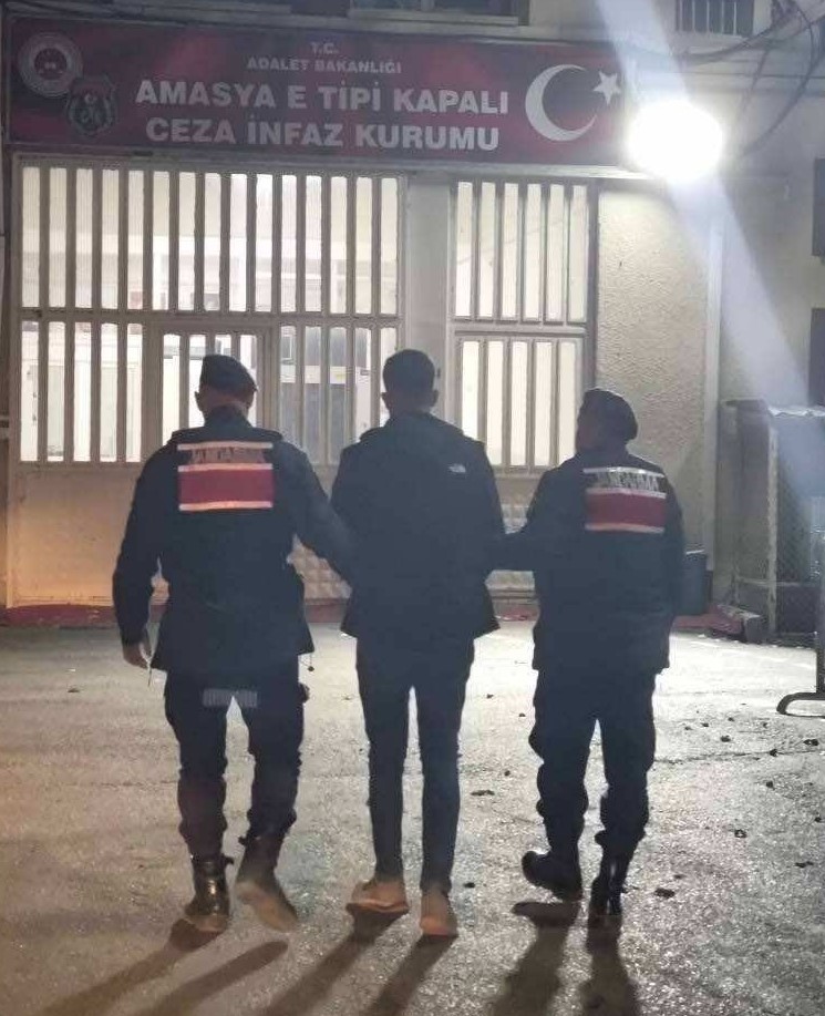 Amasya’da depodan fore kazık hırsızlığına tutuklama
