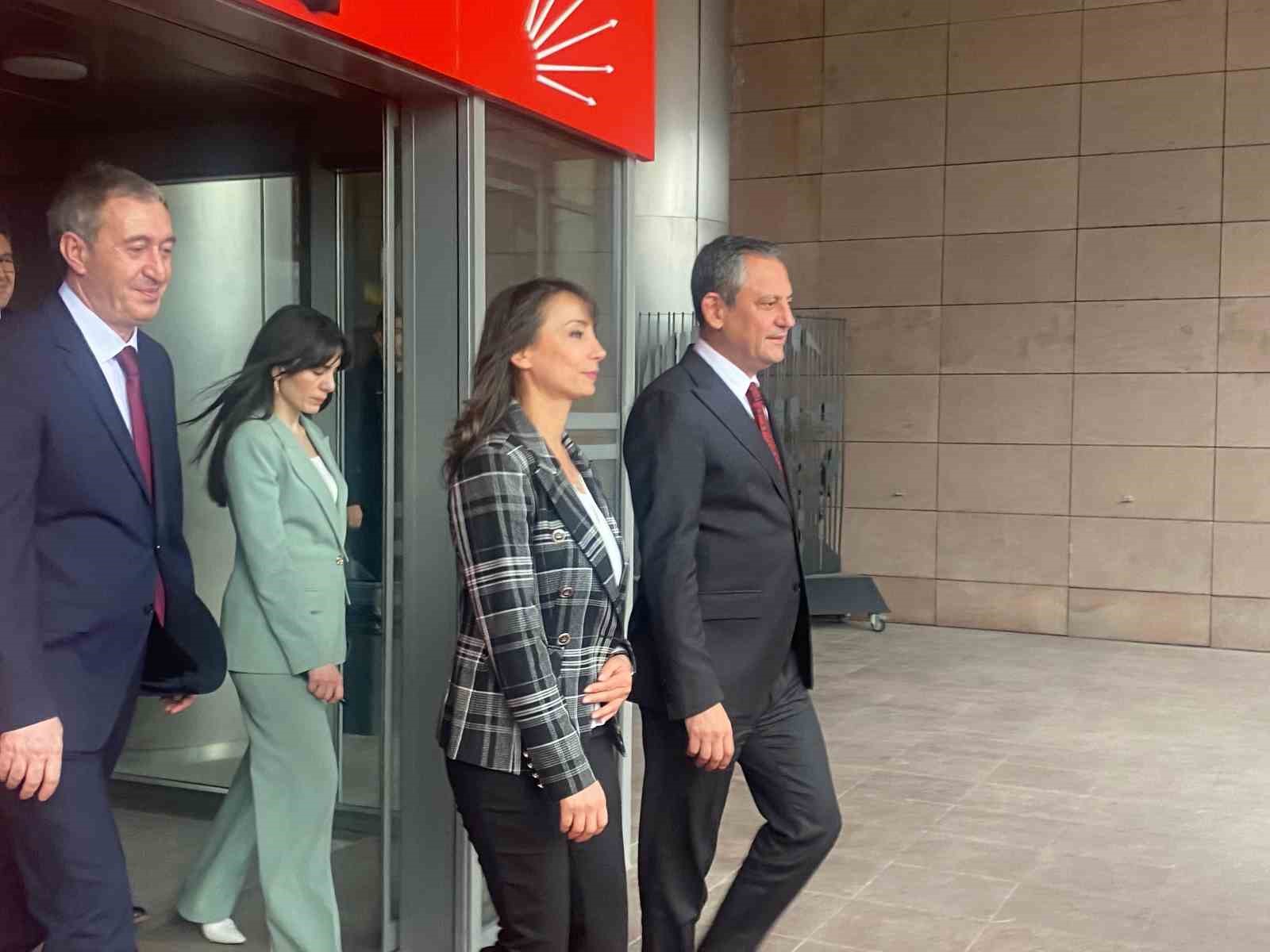 CHP Genel Başkanı Özel, DEM Parti Eş Genel Başkanları ile görüştü
