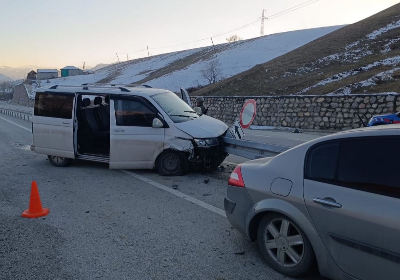 Yüksekova’da trafik kazası: 3 yaralı
