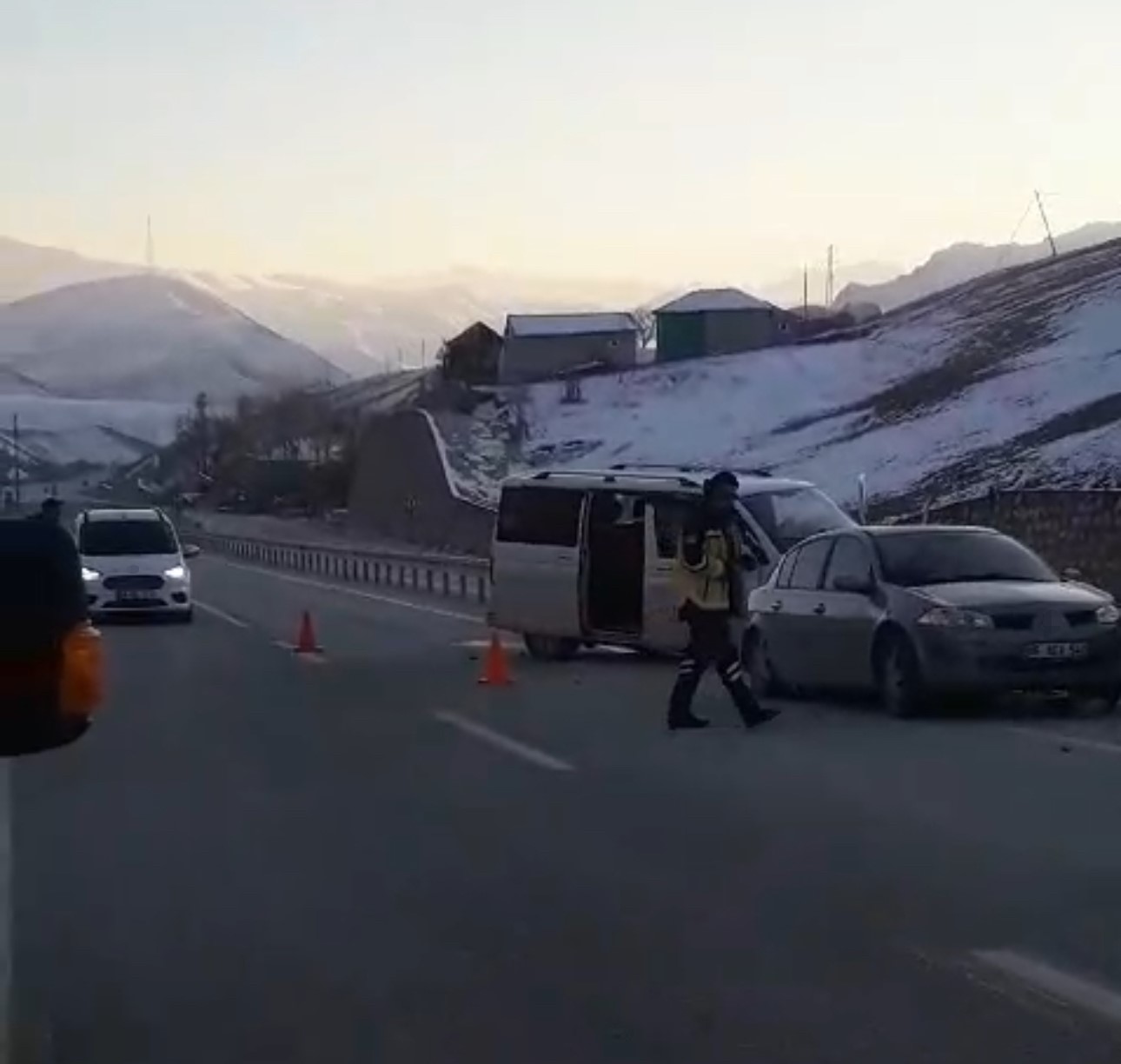 Yüksekova’da trafik kazası: 3 yaralı
