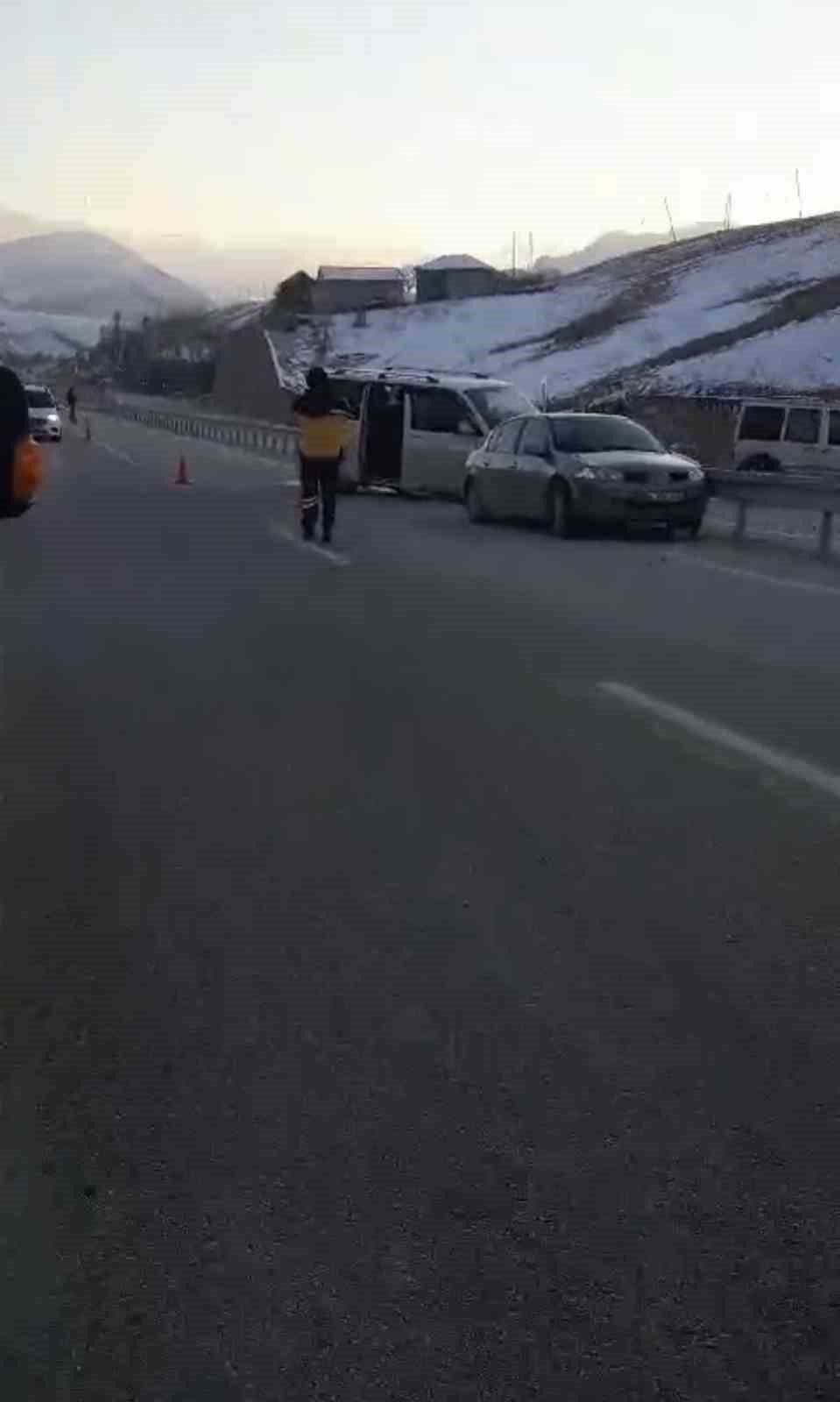 Yüksekova’da trafik kazası: 3 yaralı
