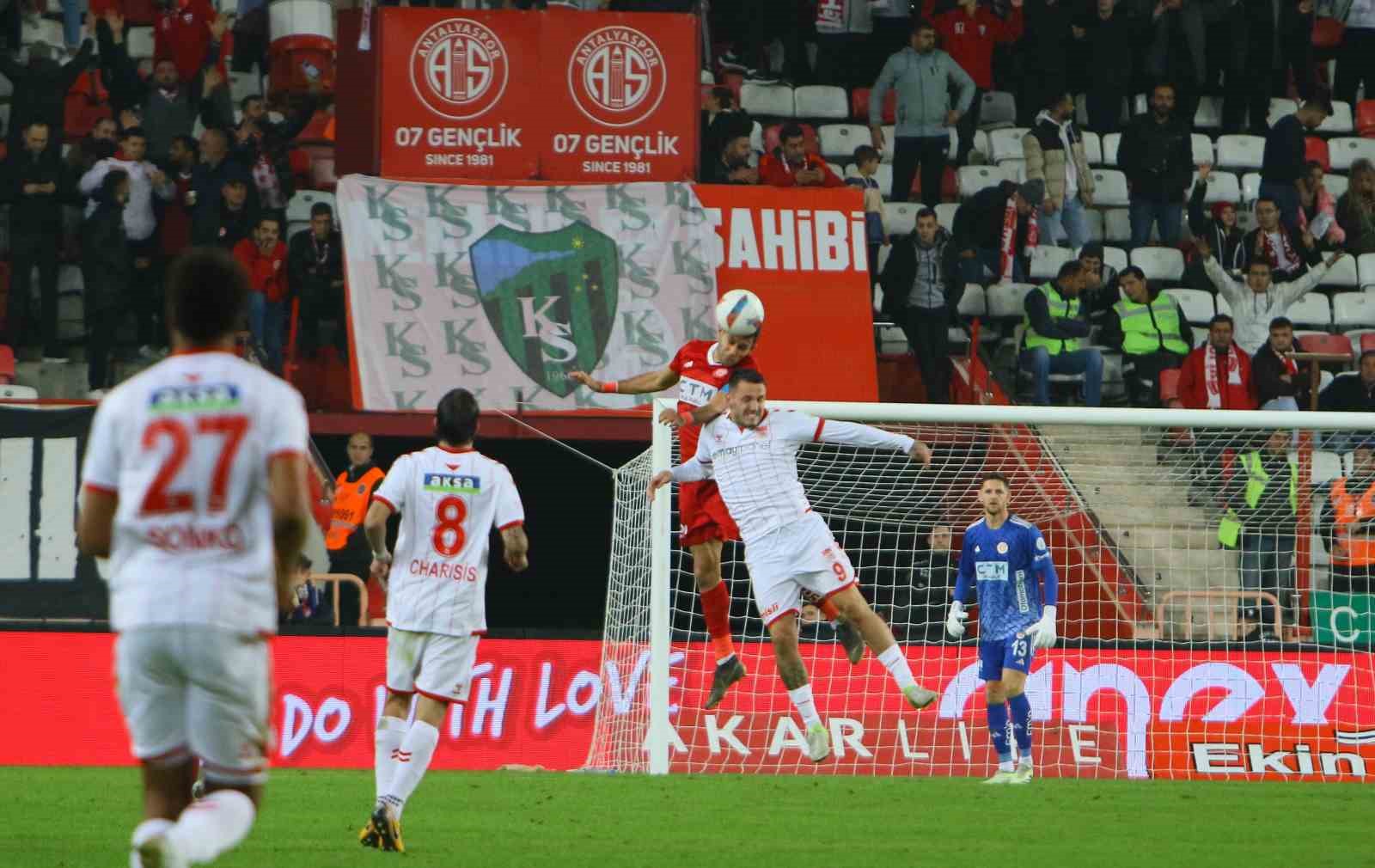 Trendyol Süper Lig: Antalyaspor: 2 - Sivasspor: 1 (Maç sonucu)
