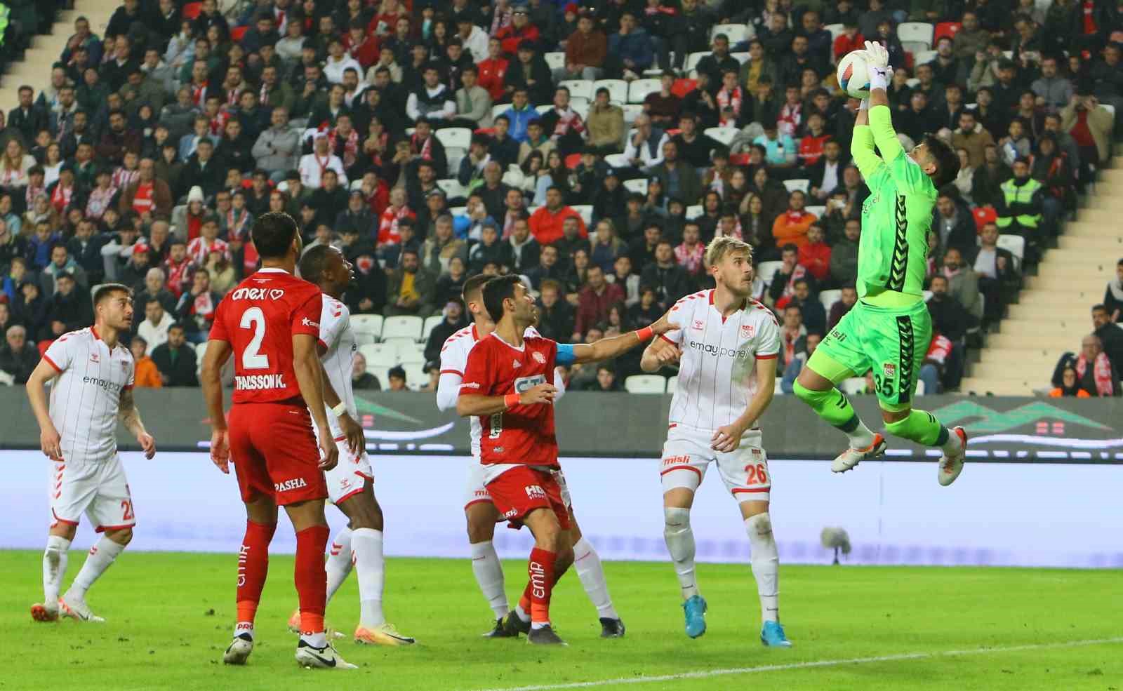 Trendyol Süper Lig: Antalyaspor: 2 - Sivasspor: 1 (Maç sonucu)
