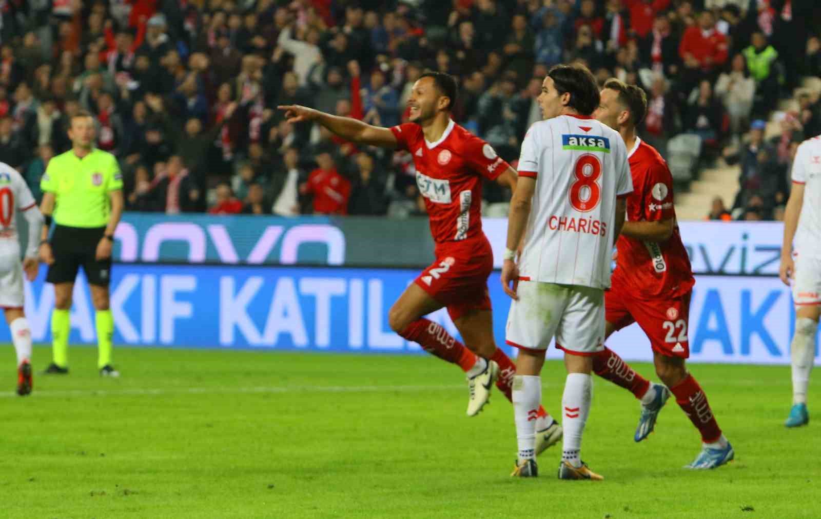 Trendyol Süper Lig: Antalyaspor: 2 - Sivasspor: 1 (Maç sonucu)
