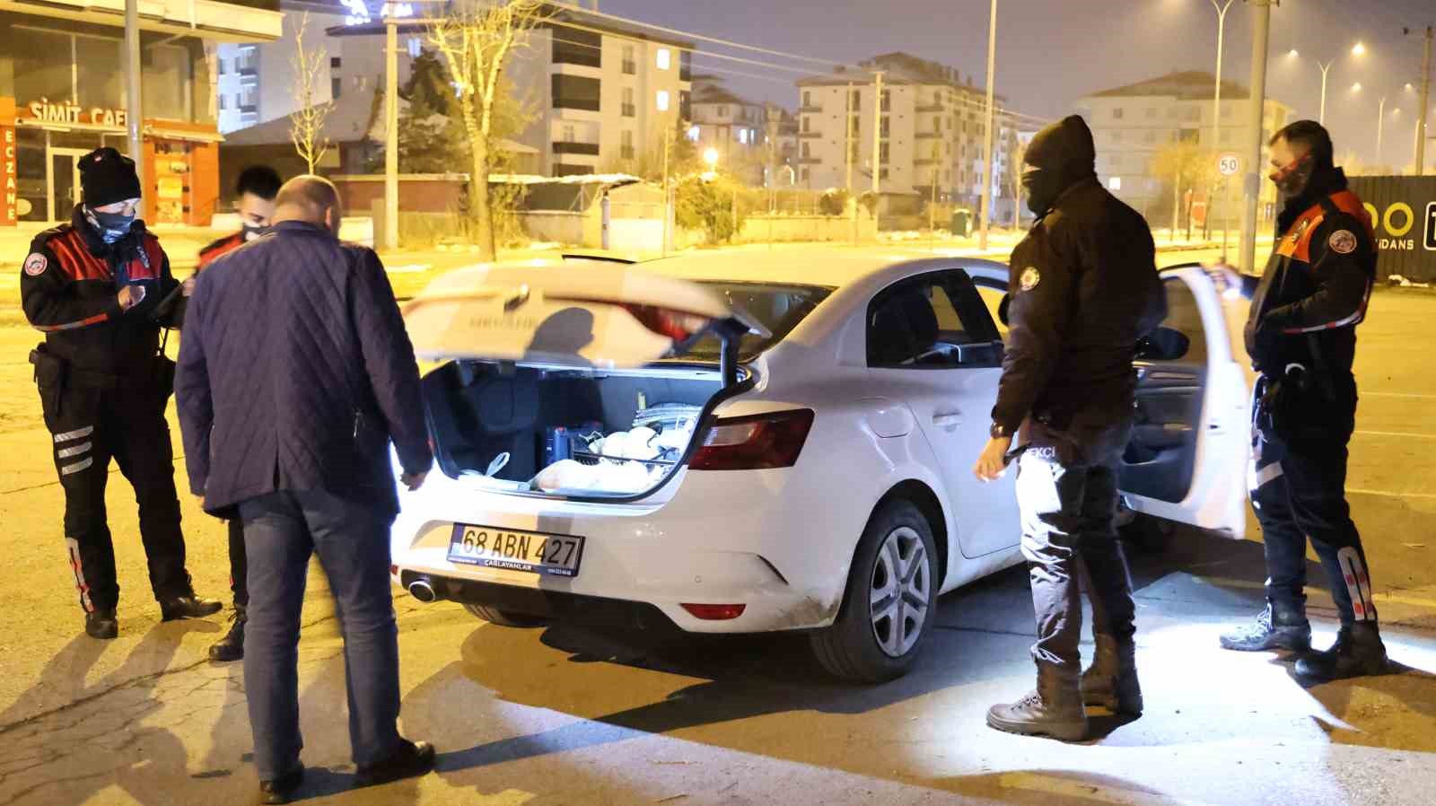 Aksaray polisinden şok uygulama
