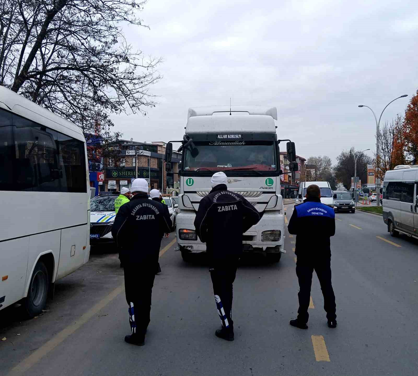 Sakarya’da ağır tonajlı araçlara denetim
