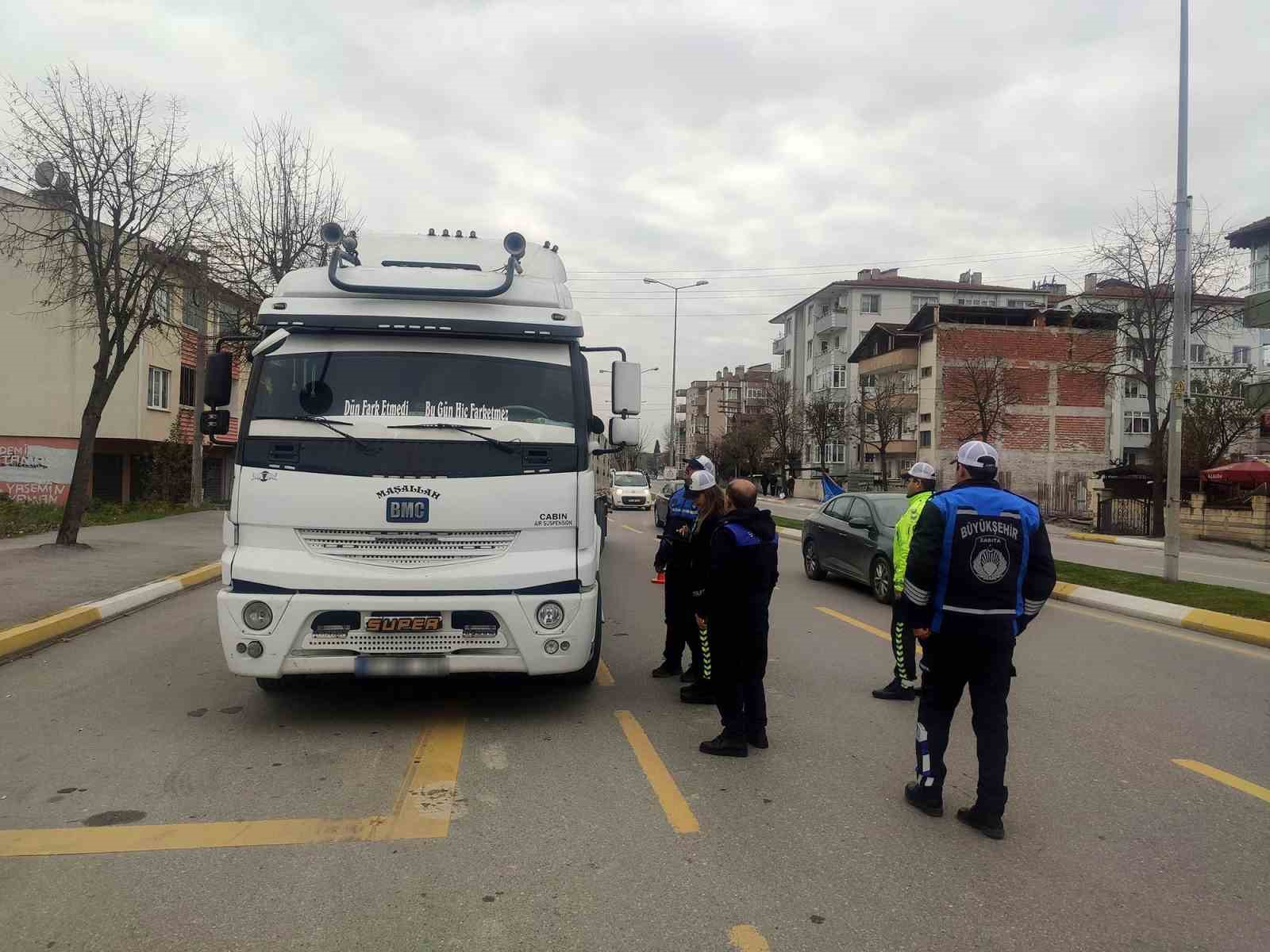 Sakarya’da ağır tonajlı araçlara denetim
