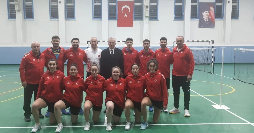 Türkiye Badminton Milli Takımı Avrupa Şampiyonası hazırlıklarını EBYÜ’de sürdürüyor
