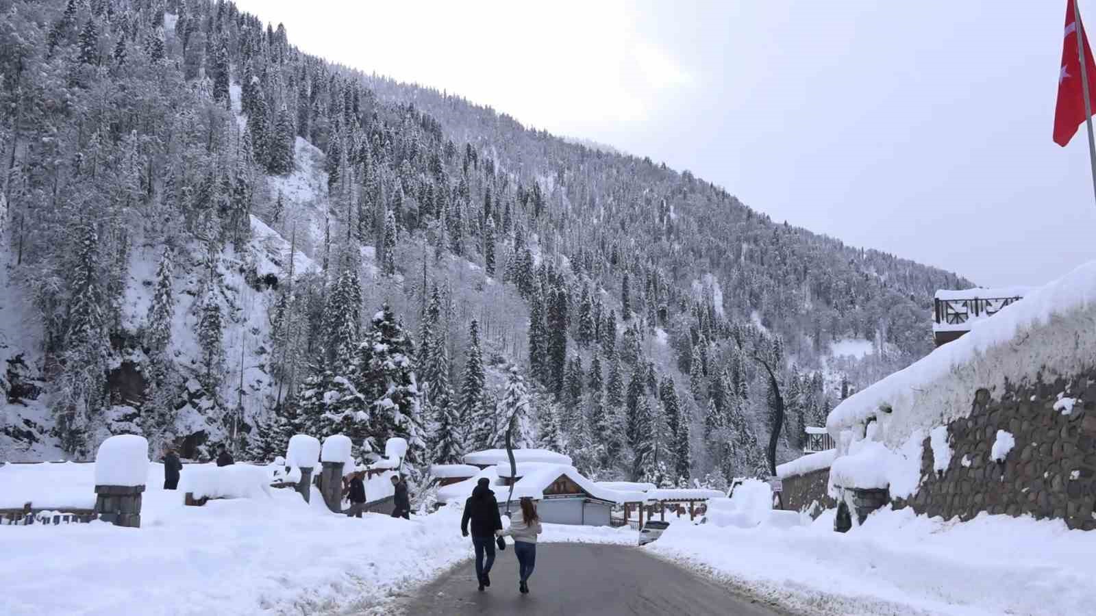 Ayder Yaylası’ndan kar manzaraları
