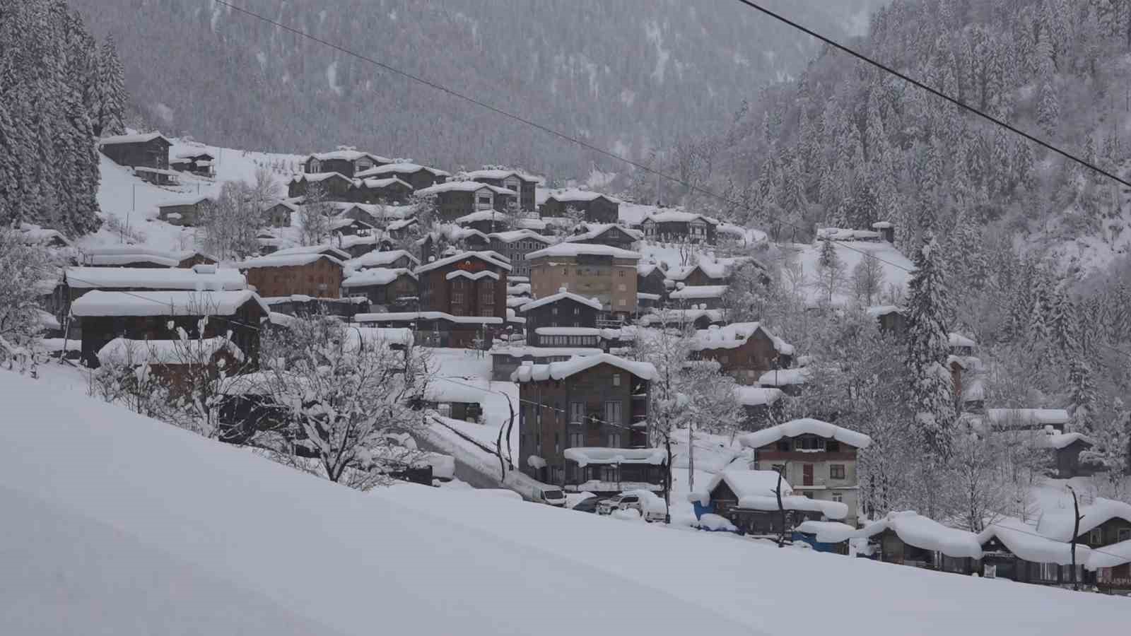 Ayder Yaylası’ndan kar manzaraları
