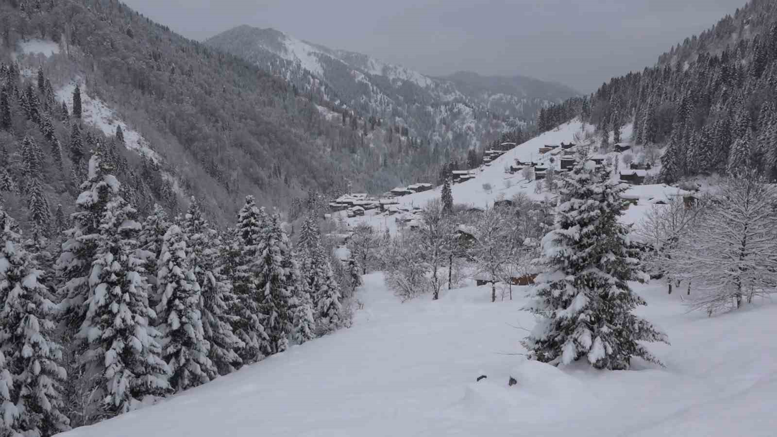 Ayder Yaylası’ndan kar manzaraları
