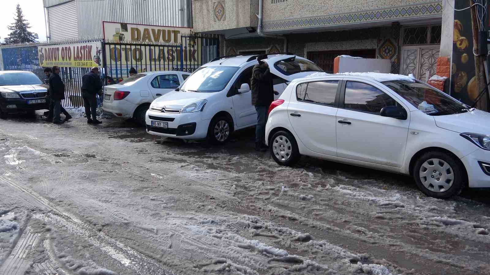 Van’da kış lastiği telaşı
