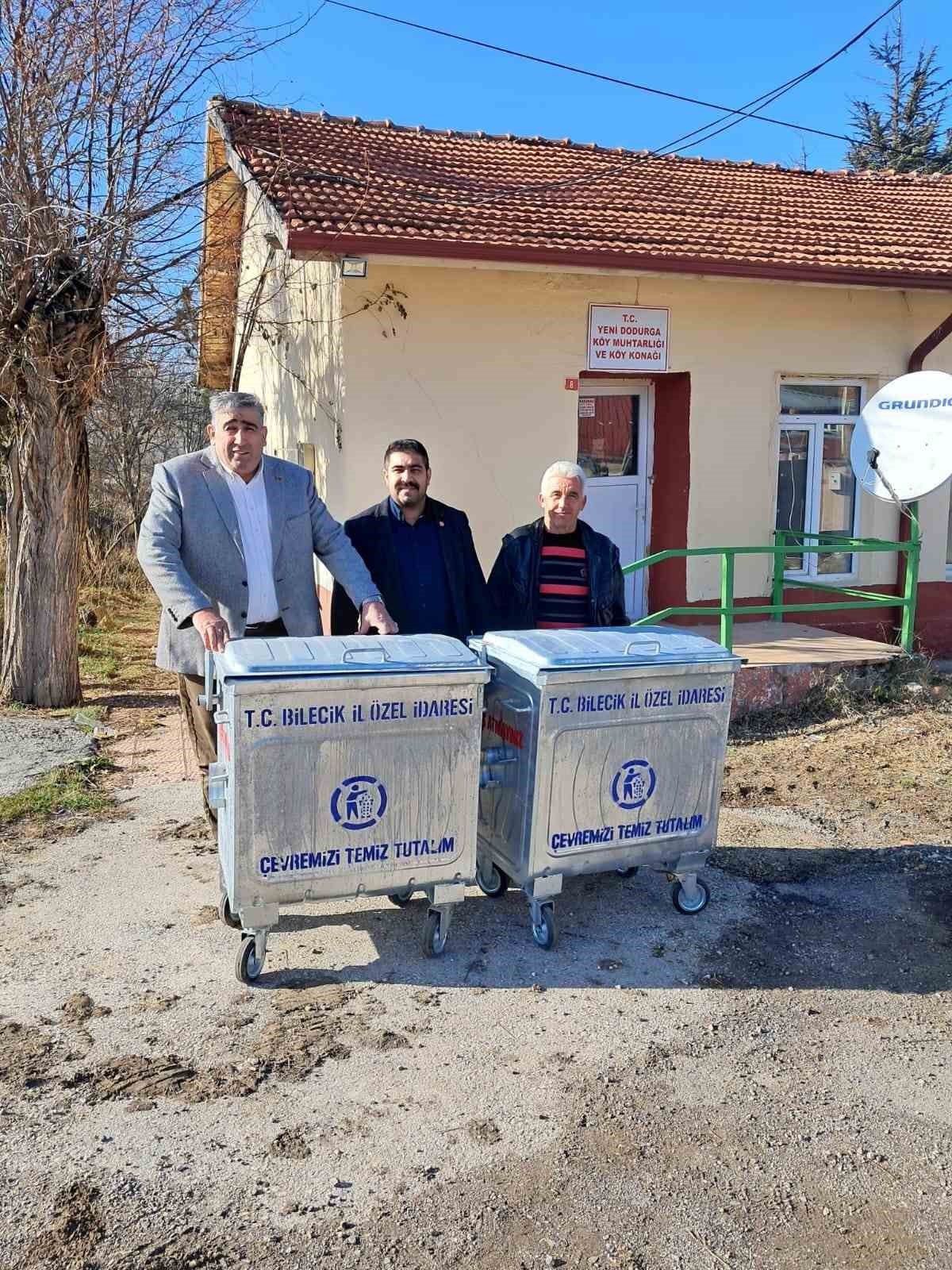 Bozüyük’te köylere çöp konteyneri dağıtıldı
