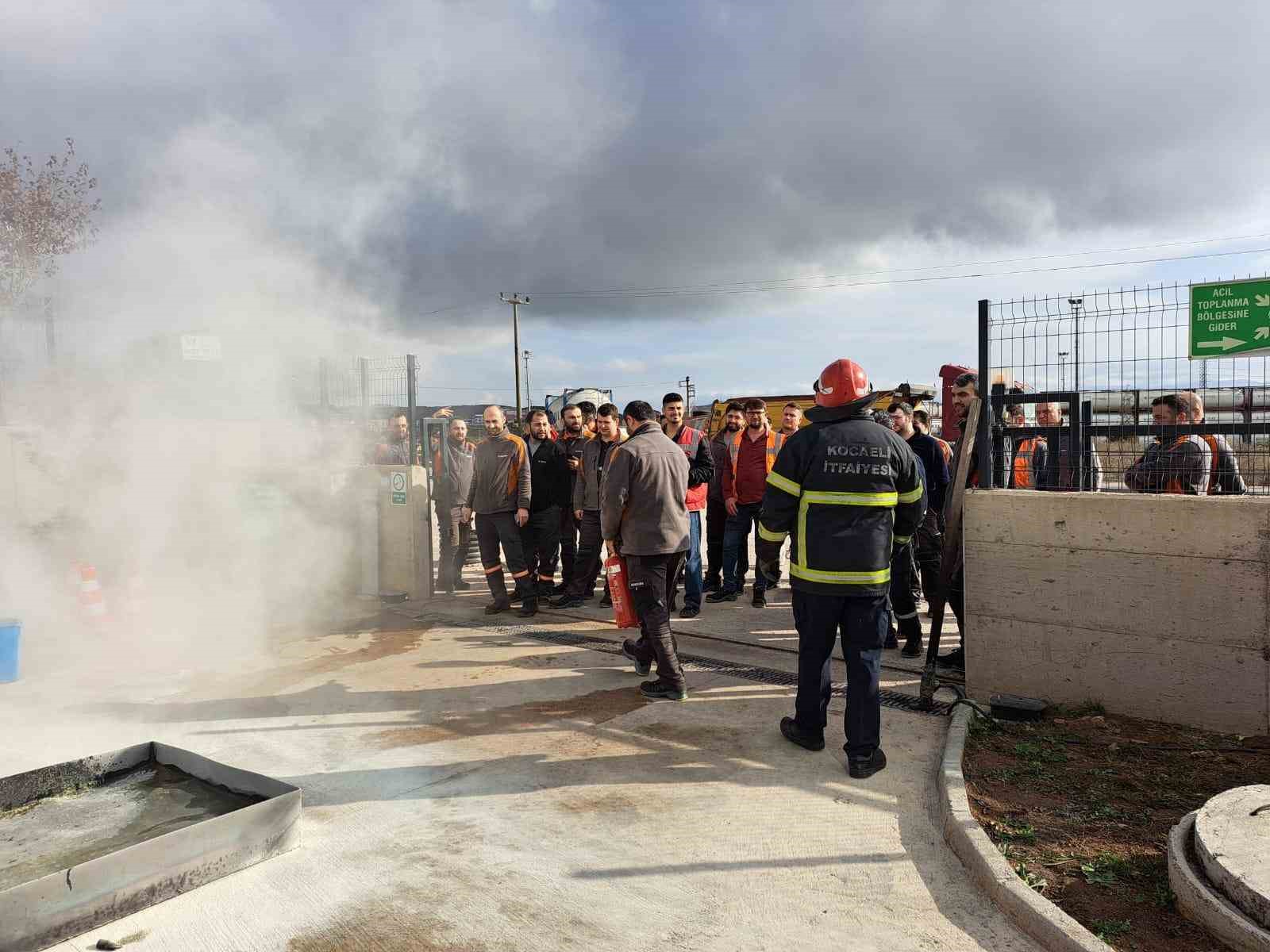 Endüstriyel tesis acil durum ekiplerine eğitim
