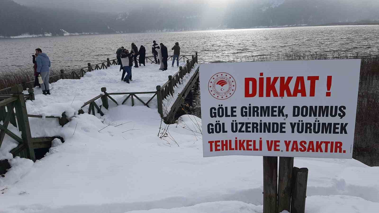 Abant Gölü’nde masalsı kış güzelliği
