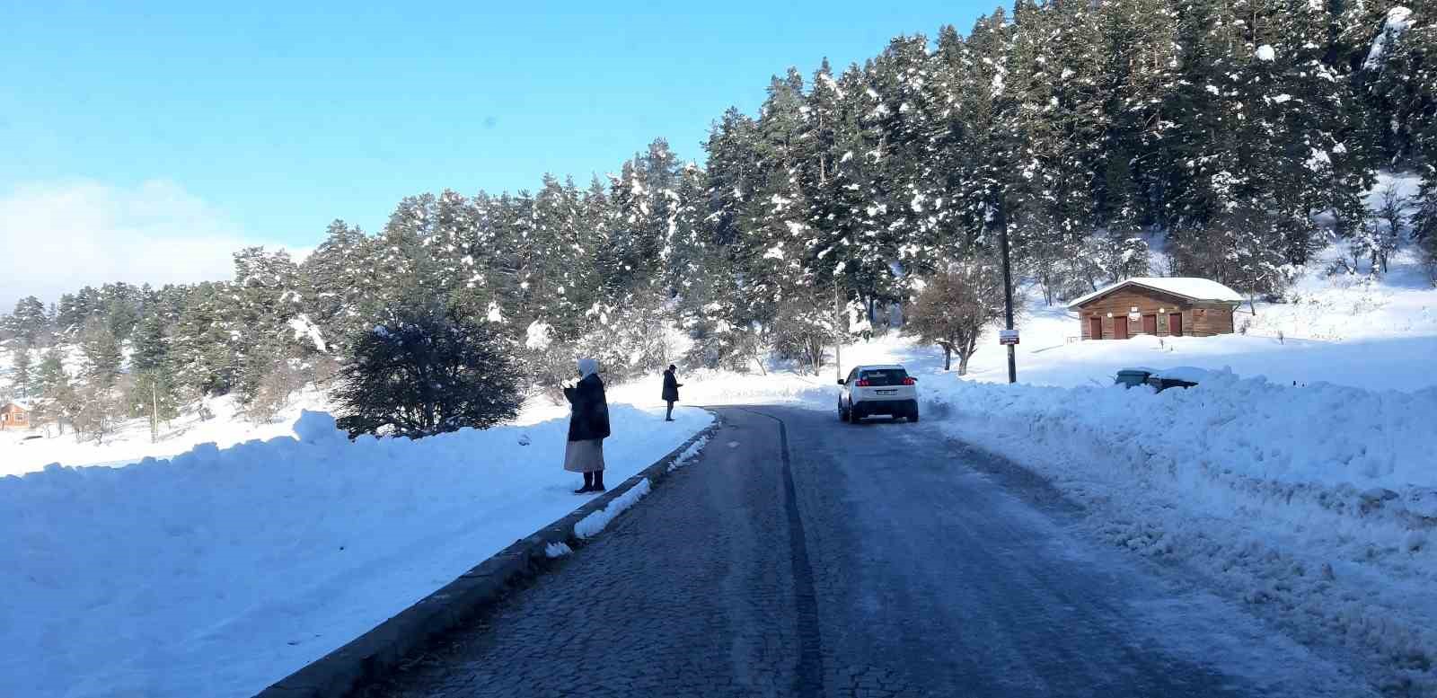 Abant Gölü’nde masalsı kış güzelliği
