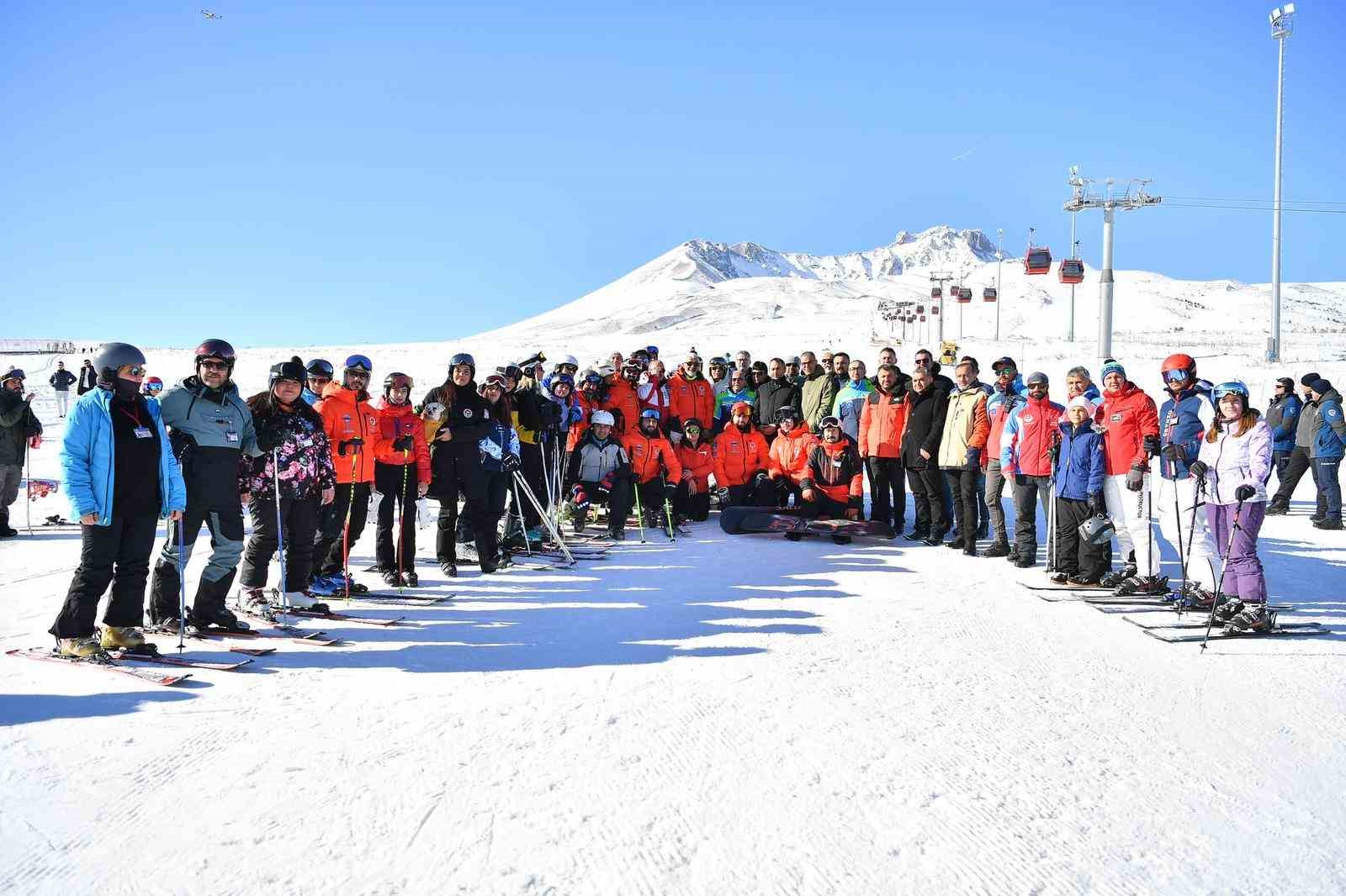 Erciyes’te kayak sezonu başladı
