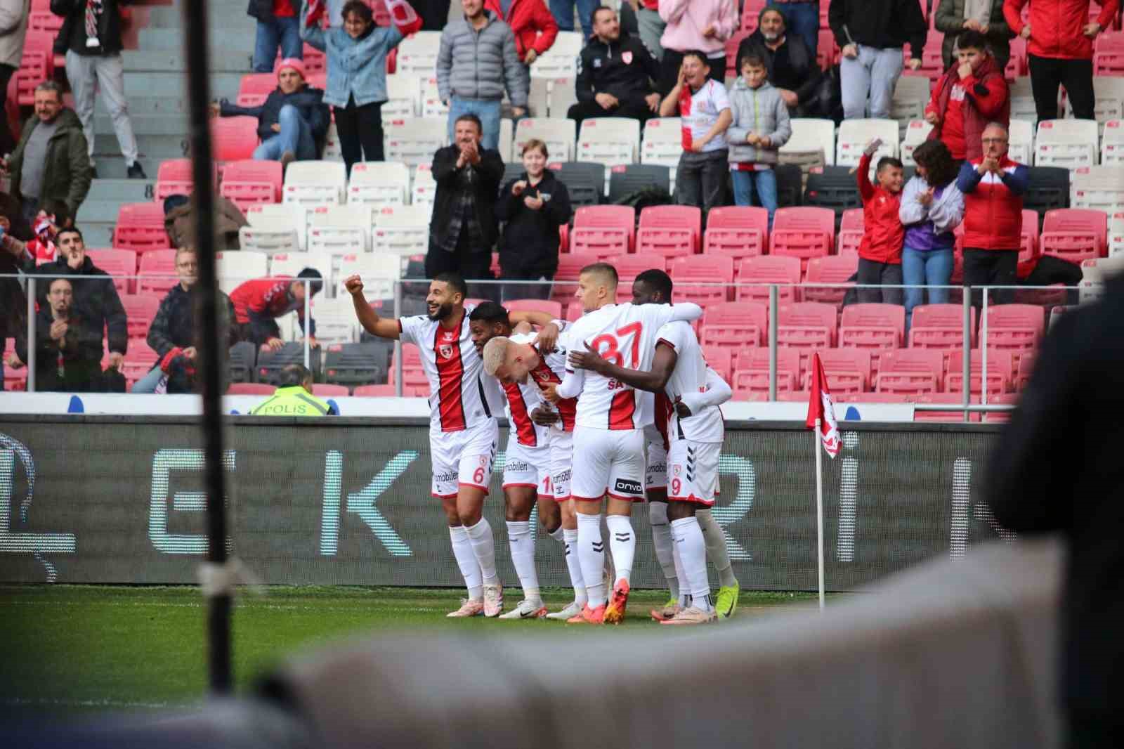 Trendyol Süper Lig: Samsunspor: 1 - Bodrum FK: 0 (İlk yarı)
