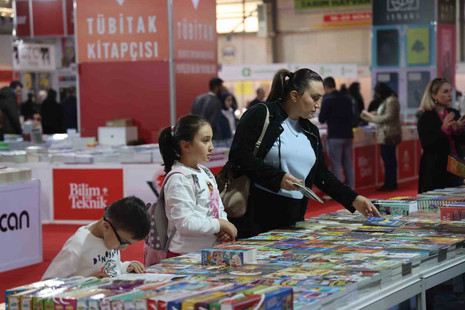 Diyarbakır 8. Kitap Fuarı başladı
