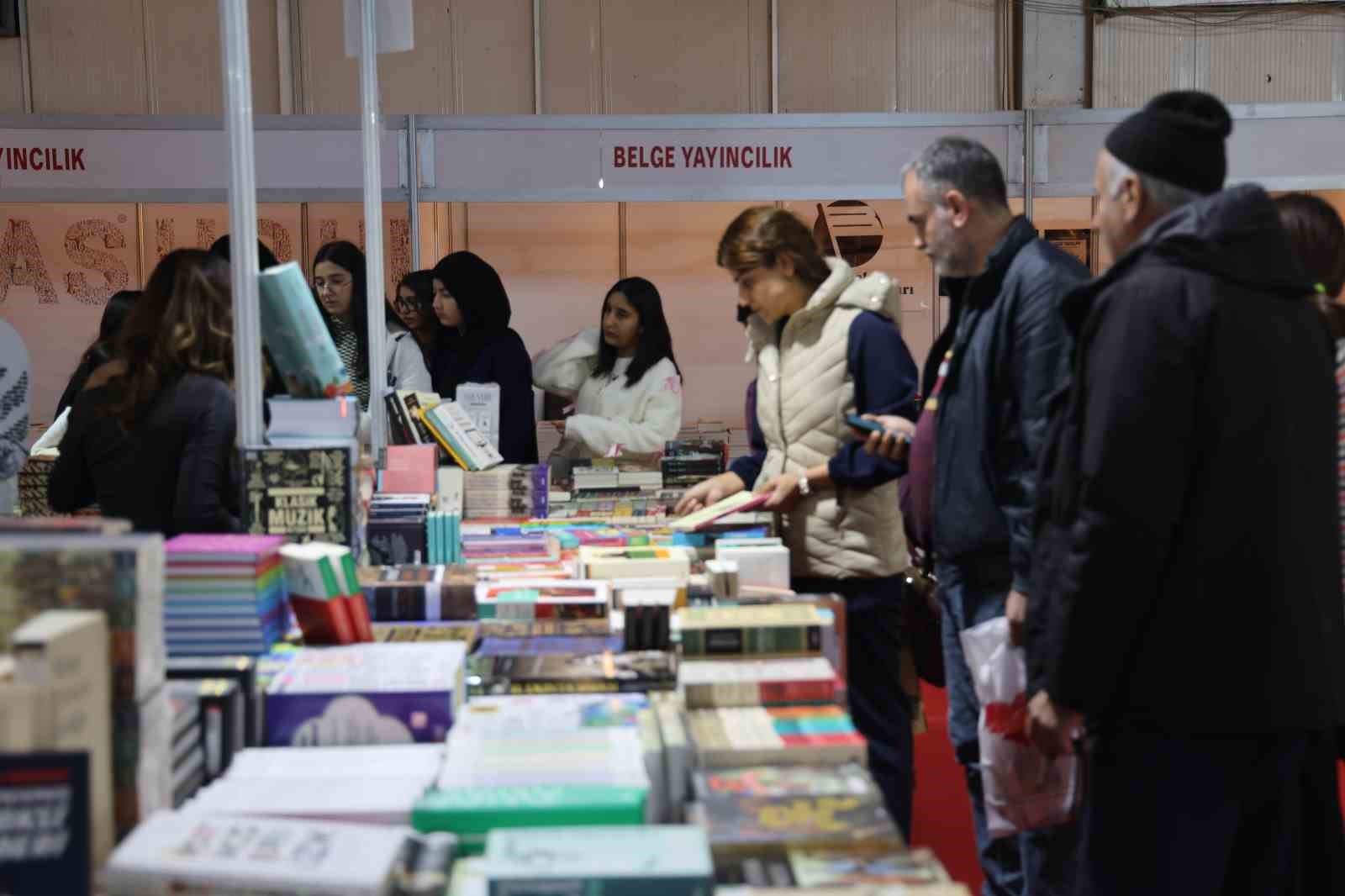 Diyarbakır 8. Kitap Fuarı başladı
