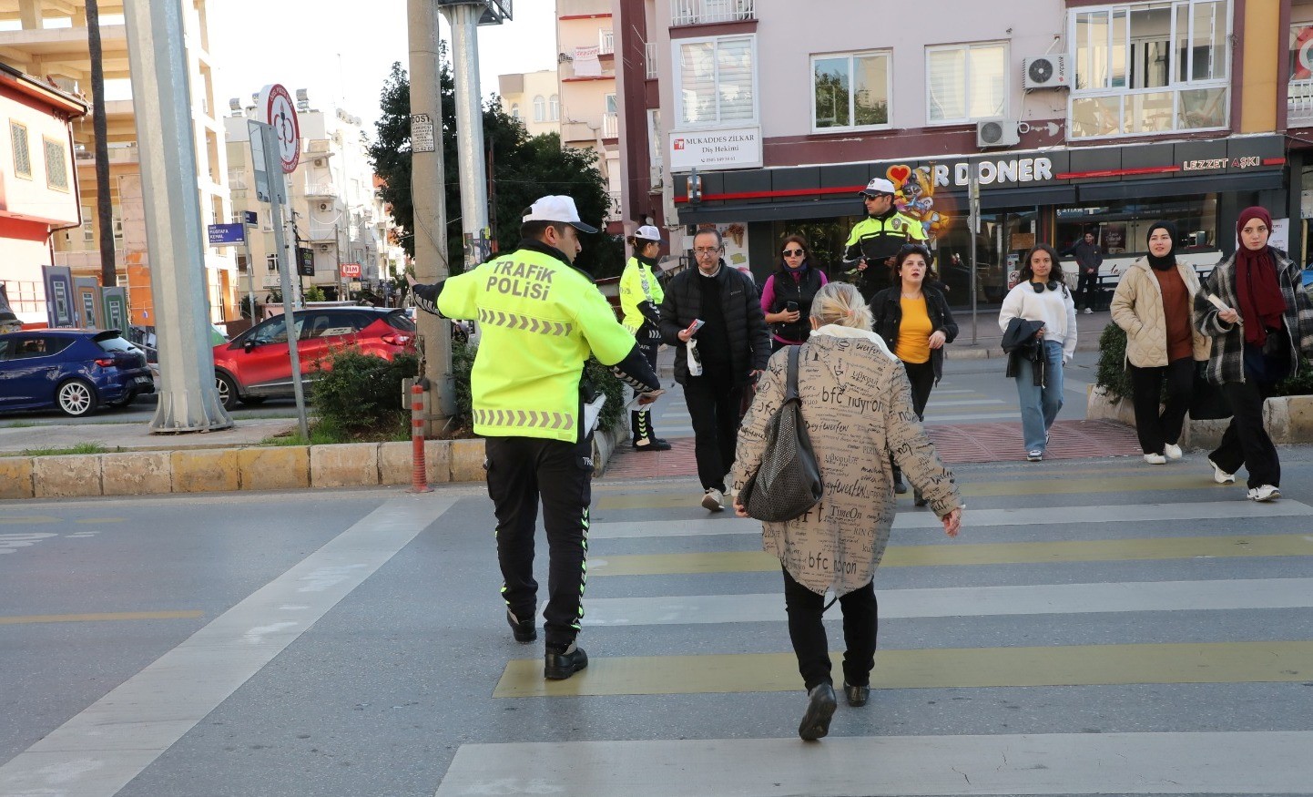 Mersin’de vatandaşlar trafik konusunda bilgilendiriliyor
