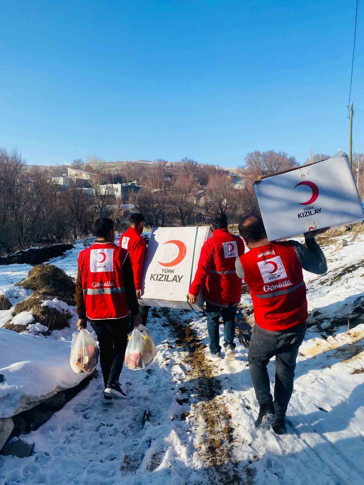 Kızılay ekibi engelliler haftasında engellileri unutmadı
