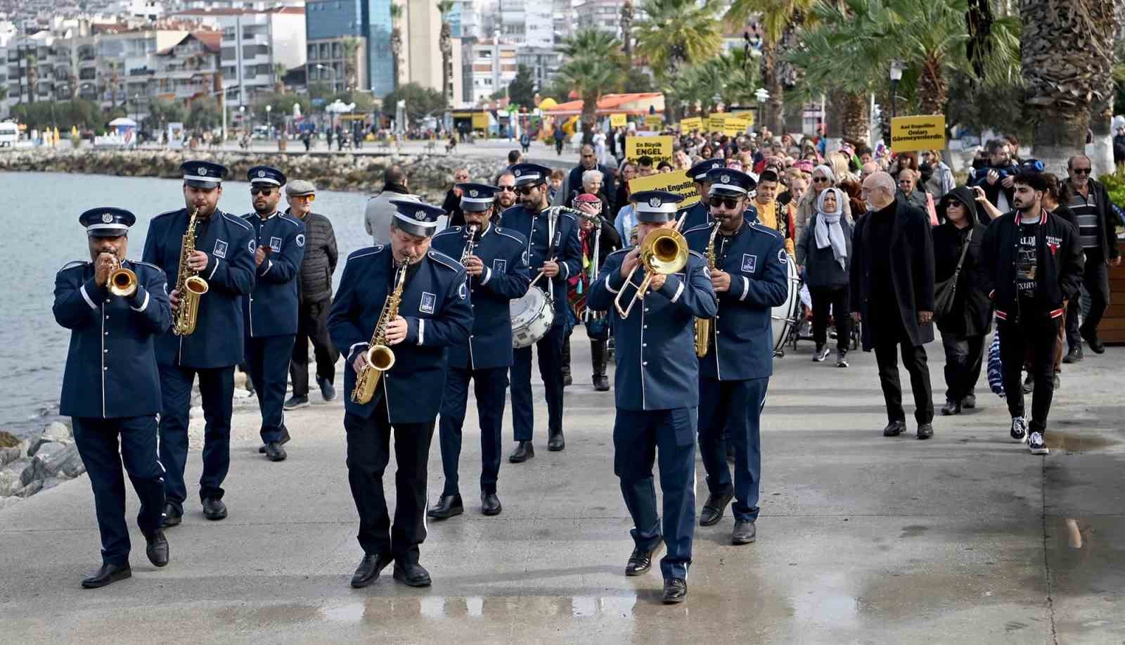 Kuşadası’nda ‘3 Aralık Dünya Engelliler Günü’ kutlandı
