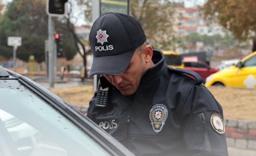 Çanakkale’de huzur uygulamalarında 185 kişi ile 383 düzensiz göçmen ve 35 göçmen kaçakçılığı organizatörü yakalandı
