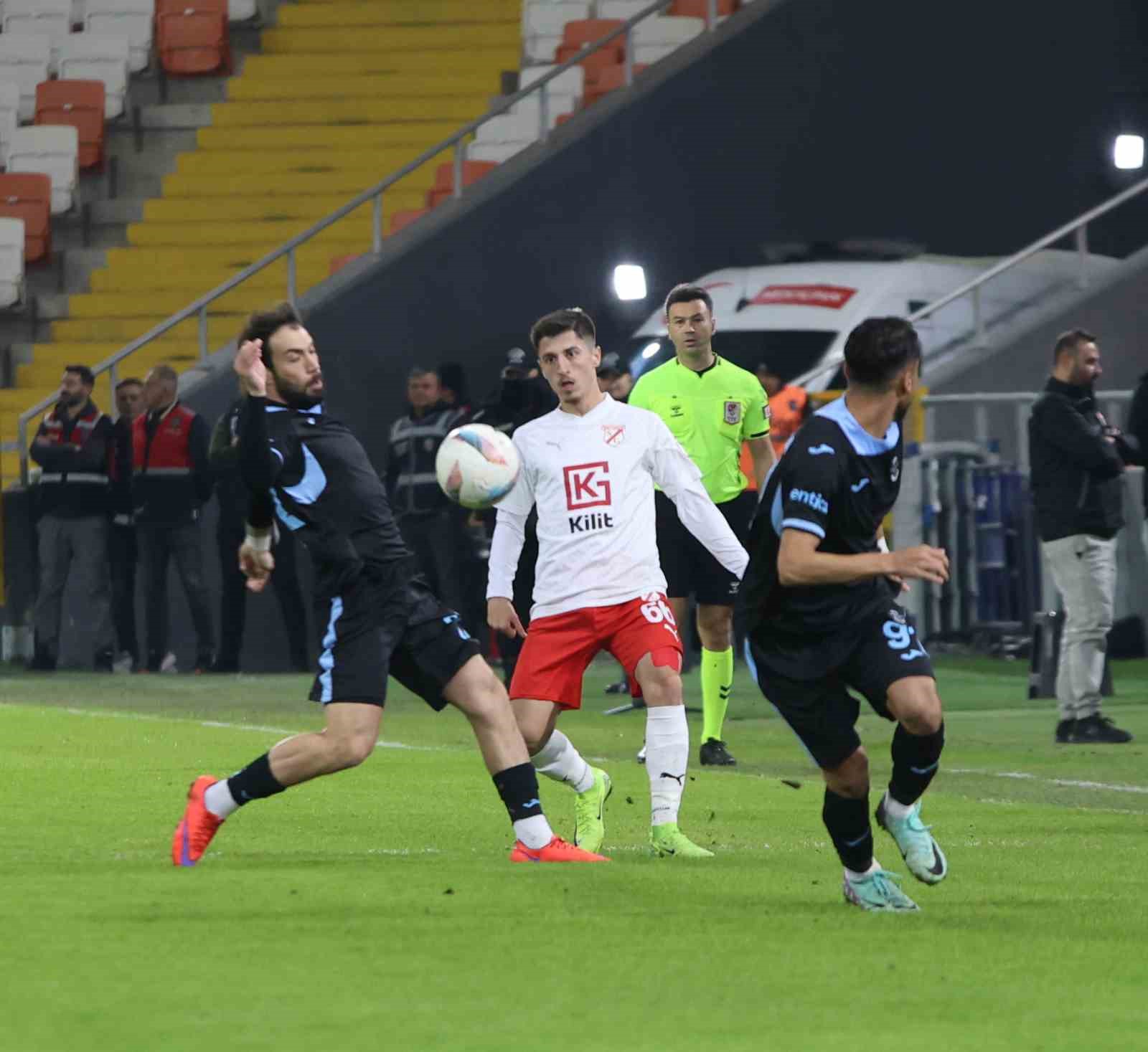 Ziraat Türkiye Kupası: Adana Demirspor: 4 - Sebat Gençlikspor: 3
