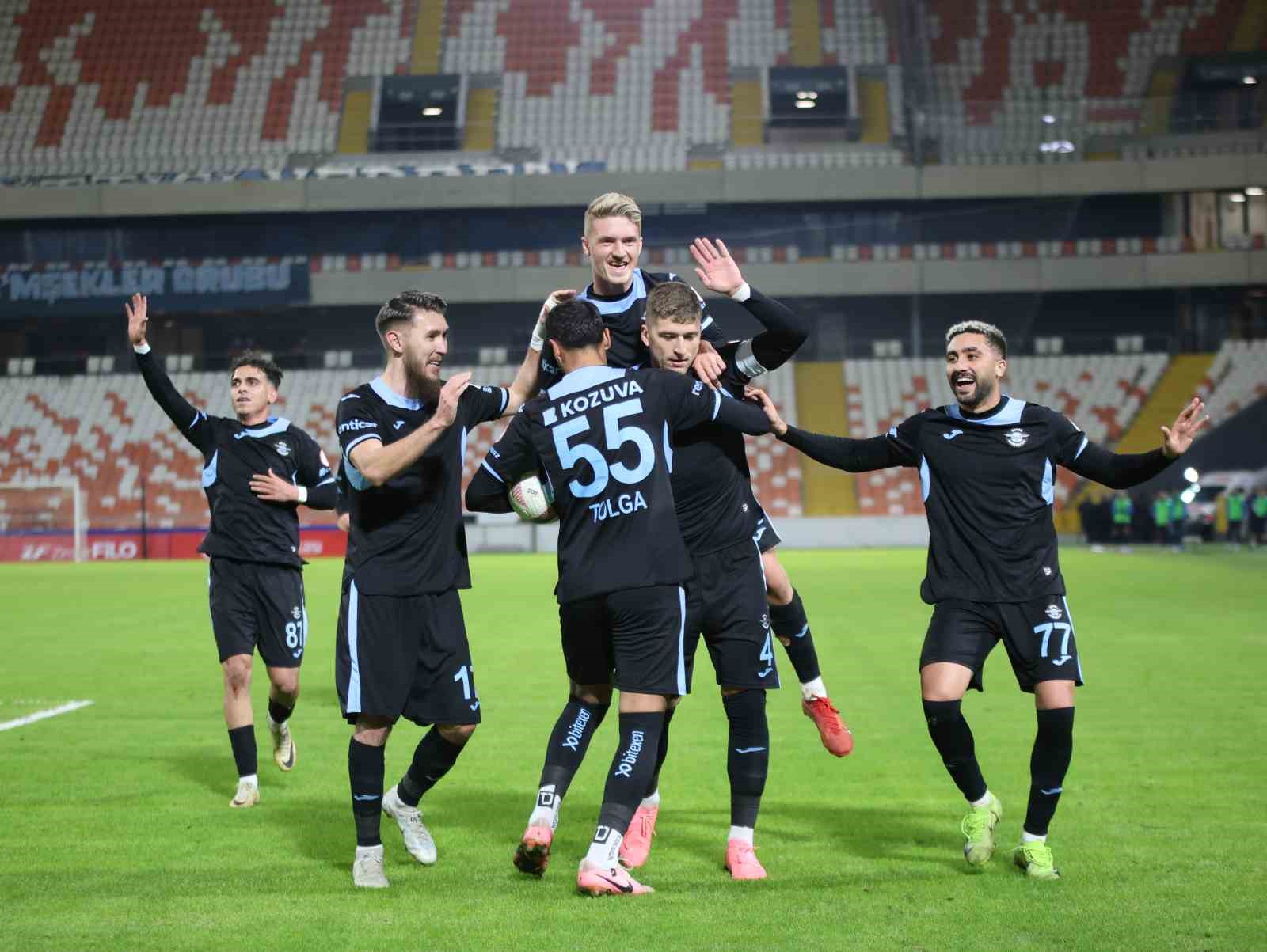 Ziraat Türkiye Kupası: Adana Demirspor: 4 - Sebat Gençlikspor: 3
