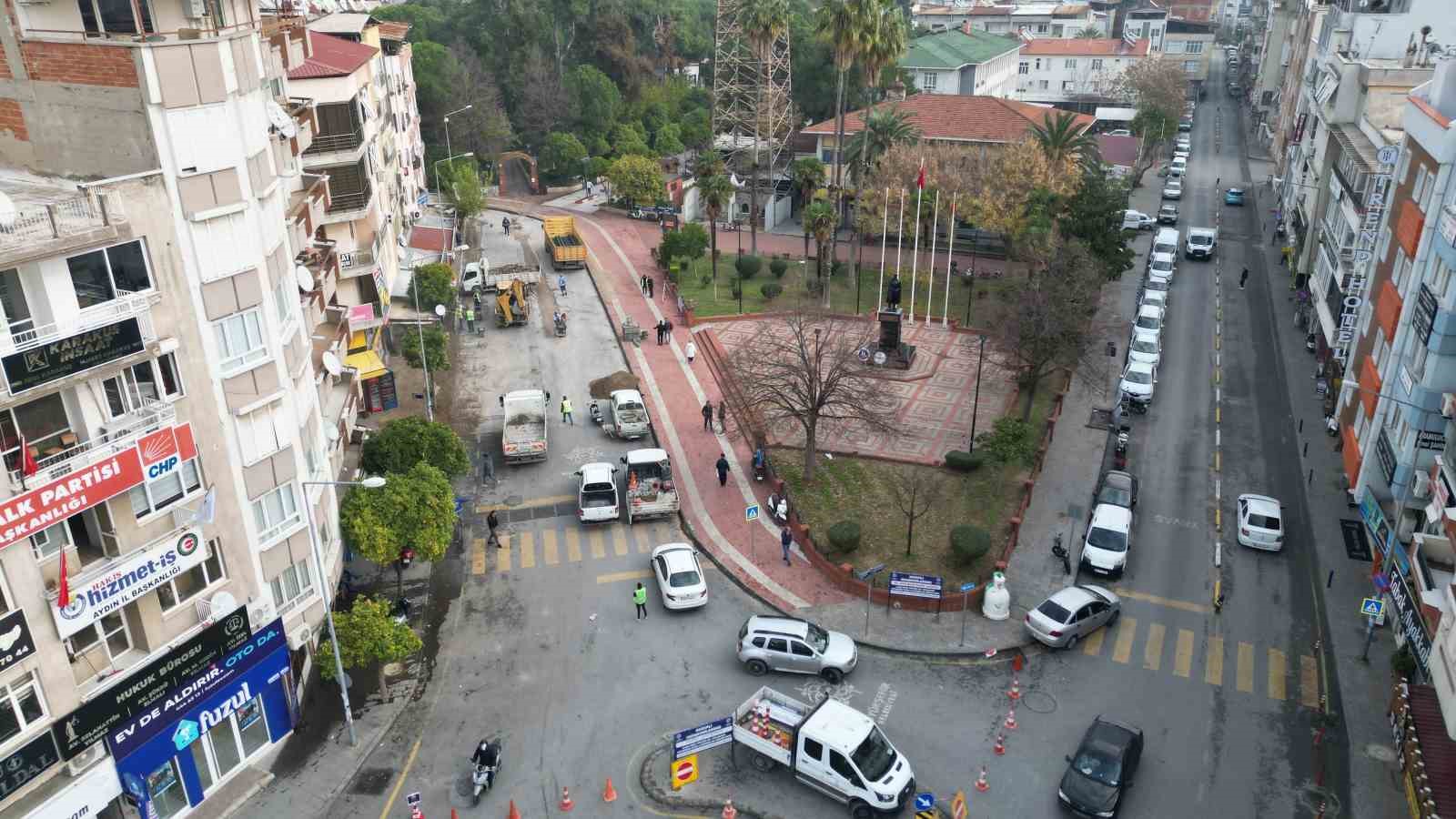 Aydın BŞB’nin Nazilli İstasyon Meydanı’ndaki 2. Etap çalışmaları başladı
