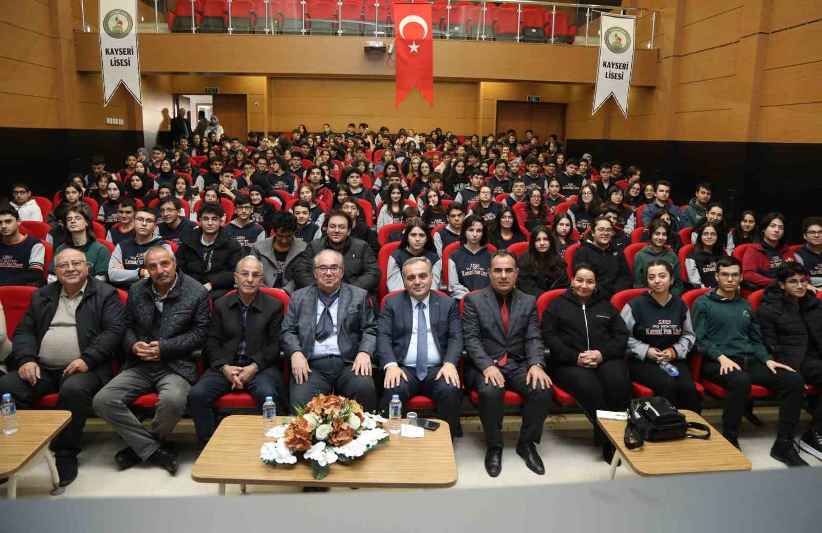 Rektör Prof. Dr. Altun, Kayseri Lisesi öğrencileri ile buluştu
