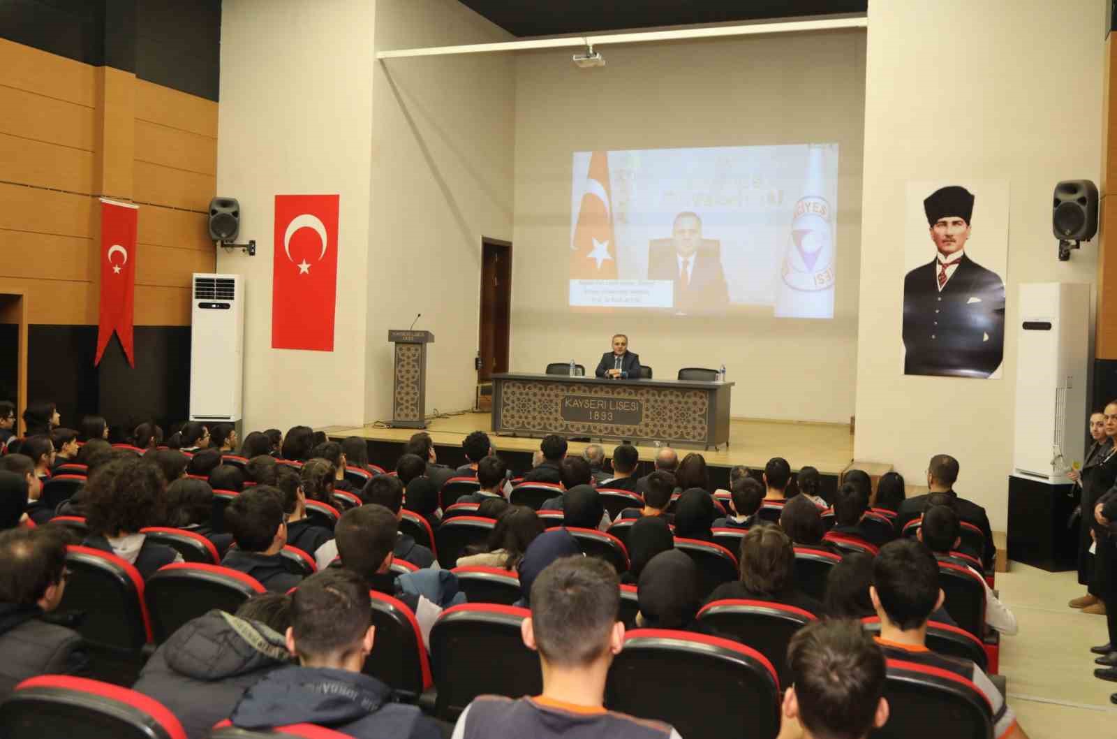 Rektör Prof. Dr. Altun, Kayseri Lisesi öğrencileri ile buluştu
