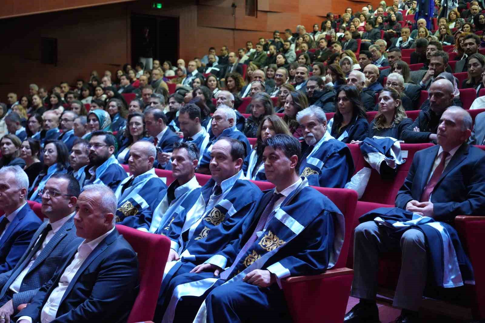 Niğde Ömer Halisdemir Üniversitesi 2024 Ödülleri Töreni gerçekleştirildi
