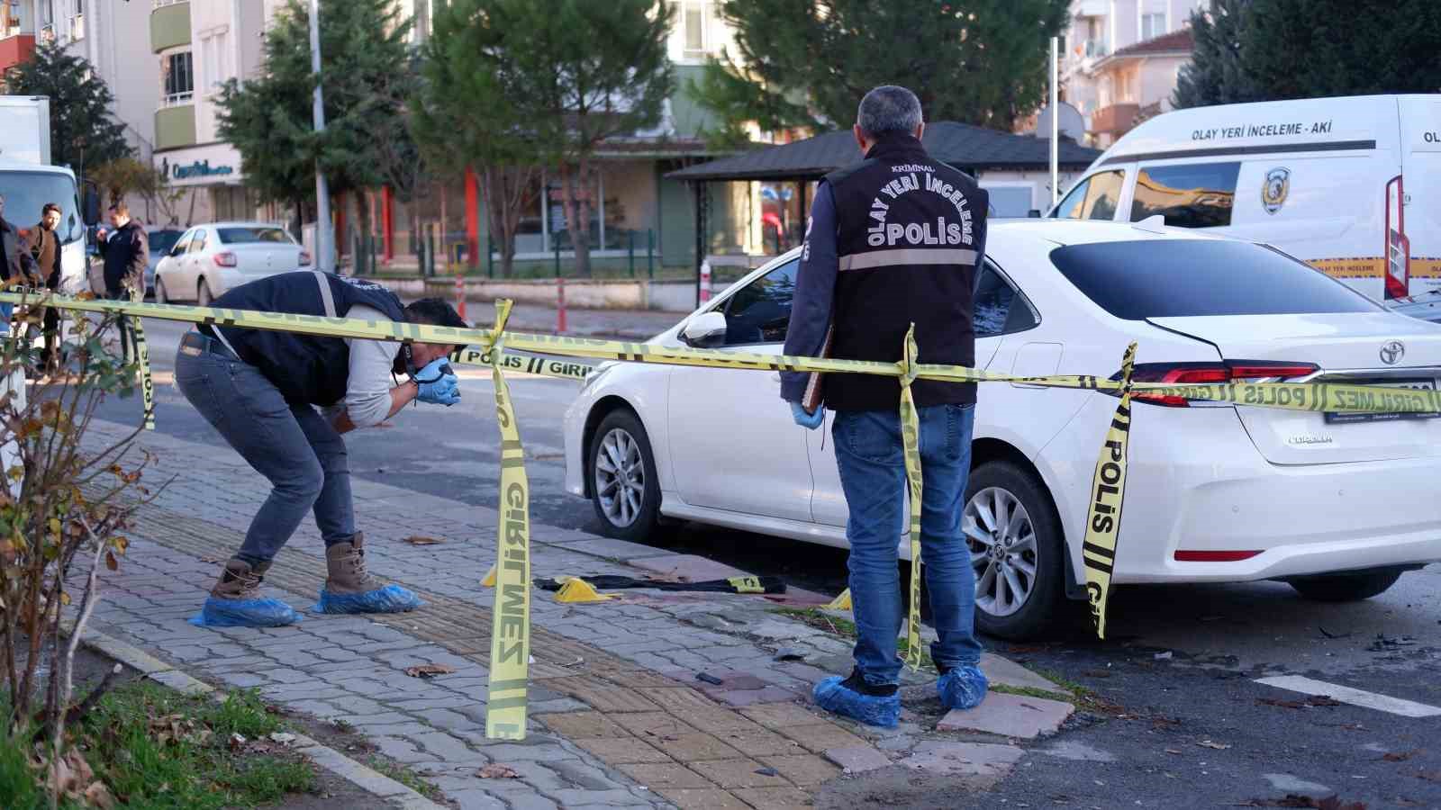 Lise öğrencisine okul çıkışı bıçaklı saldırı
