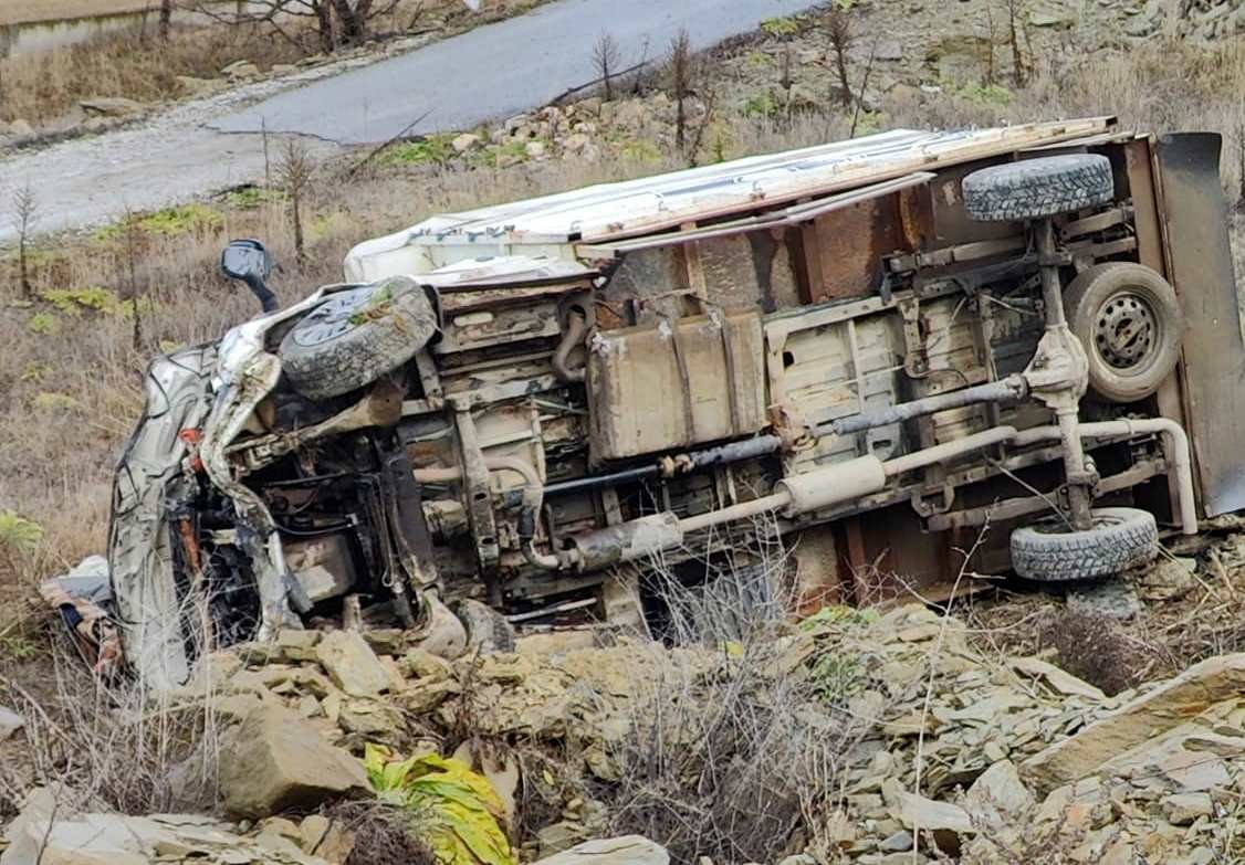 Kütahya’da hayvan yüklü kamyonet otomobille çarpıştı: 2 yaralı
