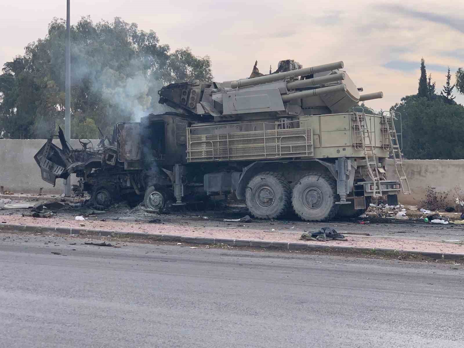 İsrail’in Suriye’de imha ettiği hava savunma sistemleri görüntülendi
