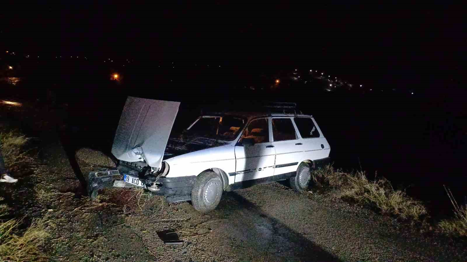 Alkollü sürücü kaza yaptı, aracını bırakıp hastaneye gitti
