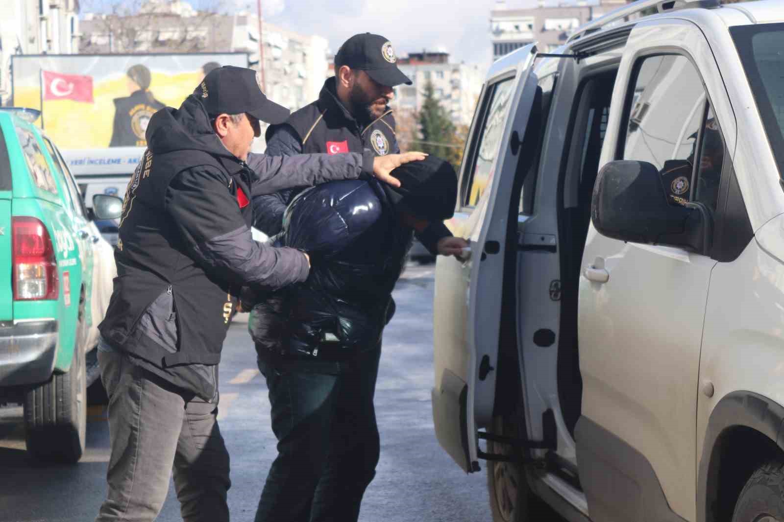 İzmir’de duvar kırıp çeyiz çalma olayına ilişkin 1 tutuklama
