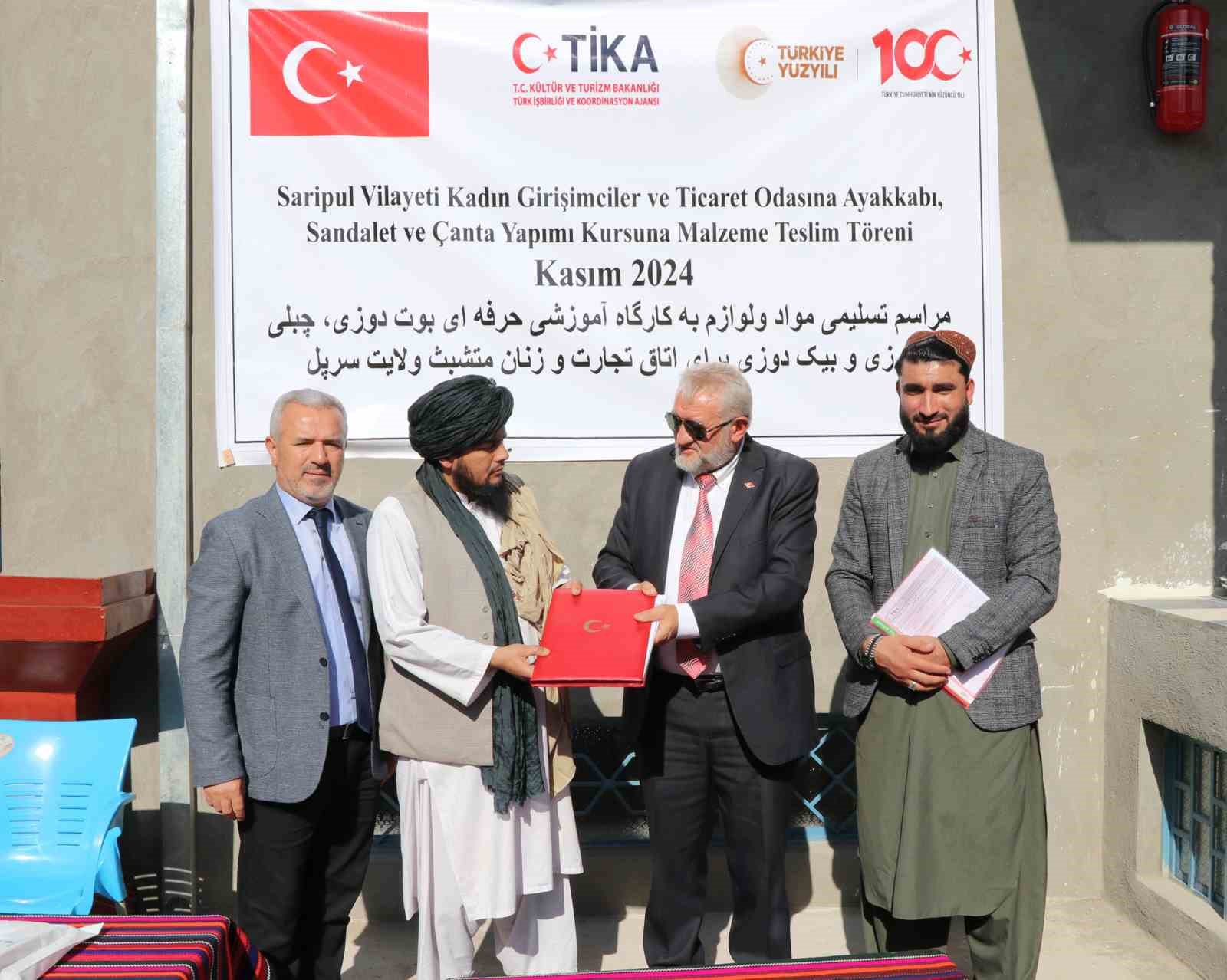 TİKA’dan Afganistan’da kadınlara mesleki eğitim veren kurslara ekipman desteği
