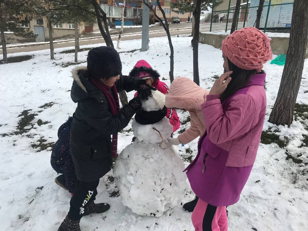 Bayburt’ta çocukların kar eğlencesi
