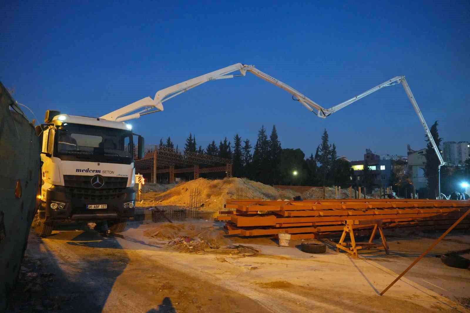 Adana Koop Kapalı Semt Pazarında çalışmalar hızlandı
