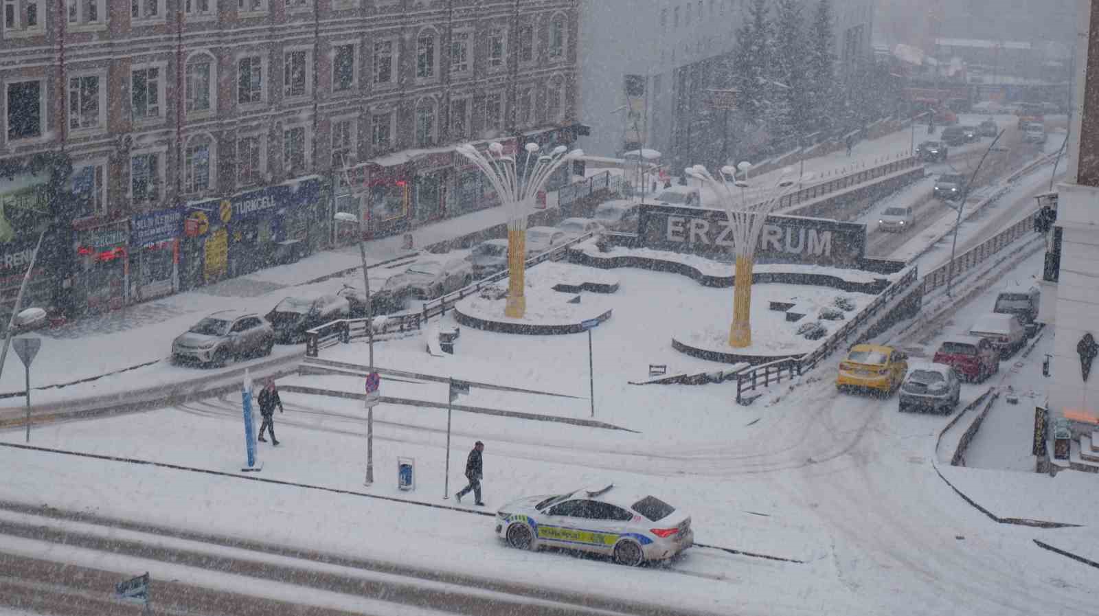 Erzurum beyaza büründü
