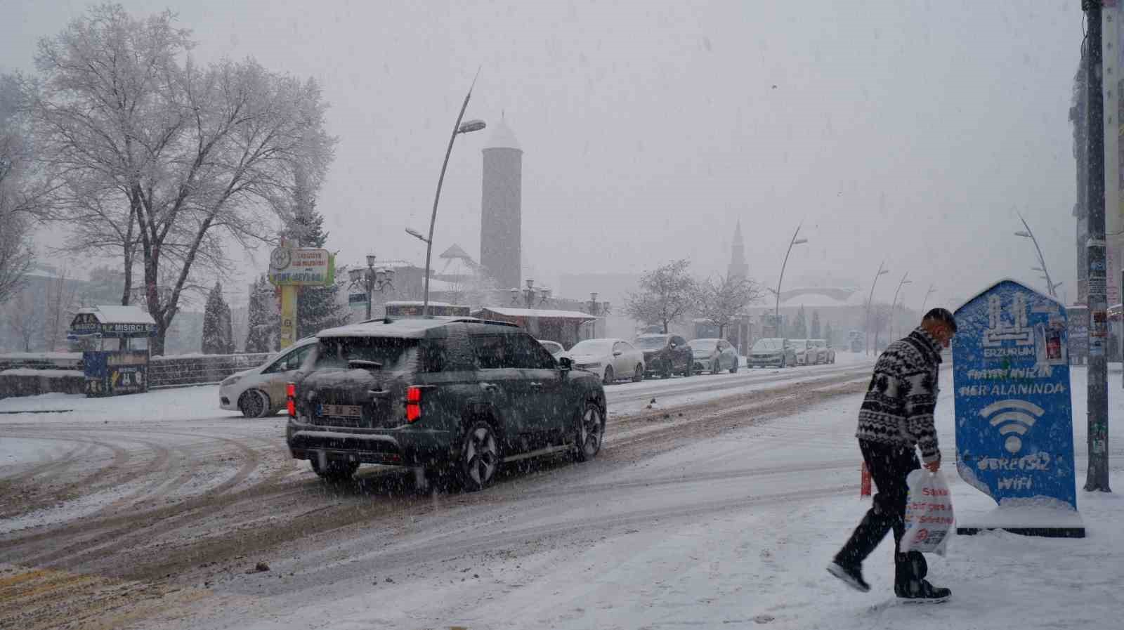 Erzurum beyaza büründü
