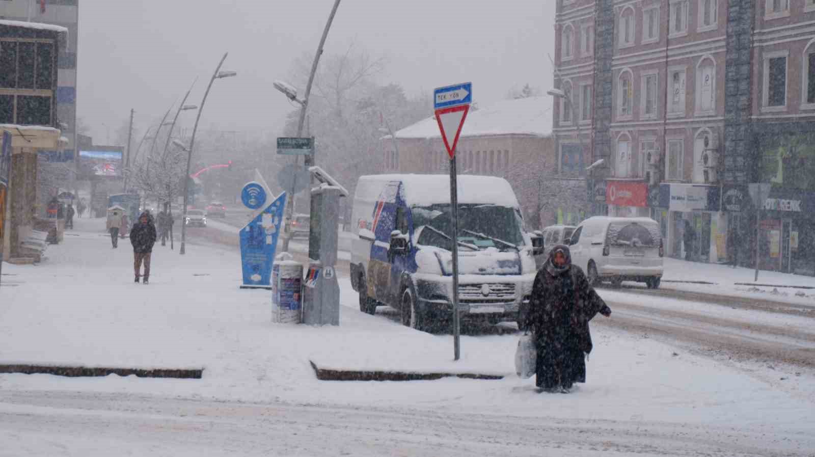 Erzurum beyaza büründü
