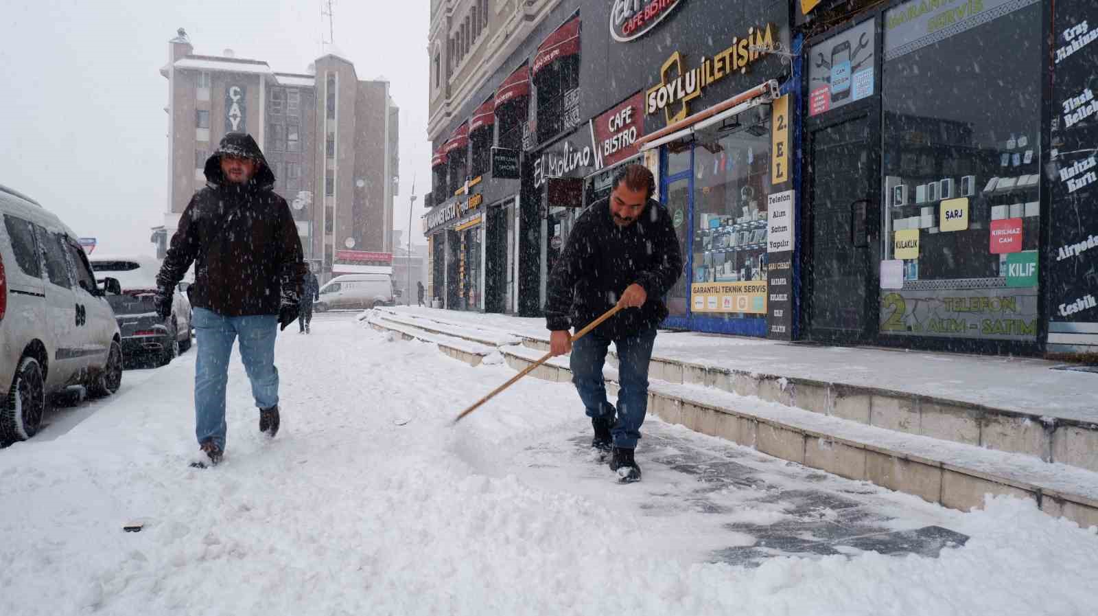 Erzurum beyaza büründü
