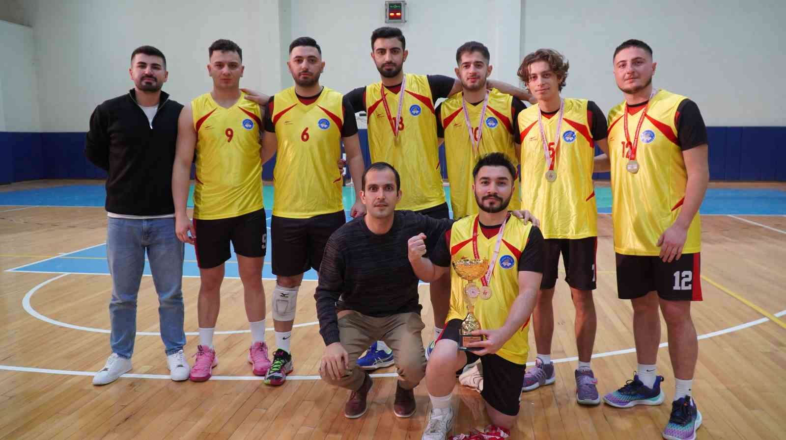 Yurt Lig voleybol ve futsal erkekler müsabakaları Manisa’da tamamlandı
