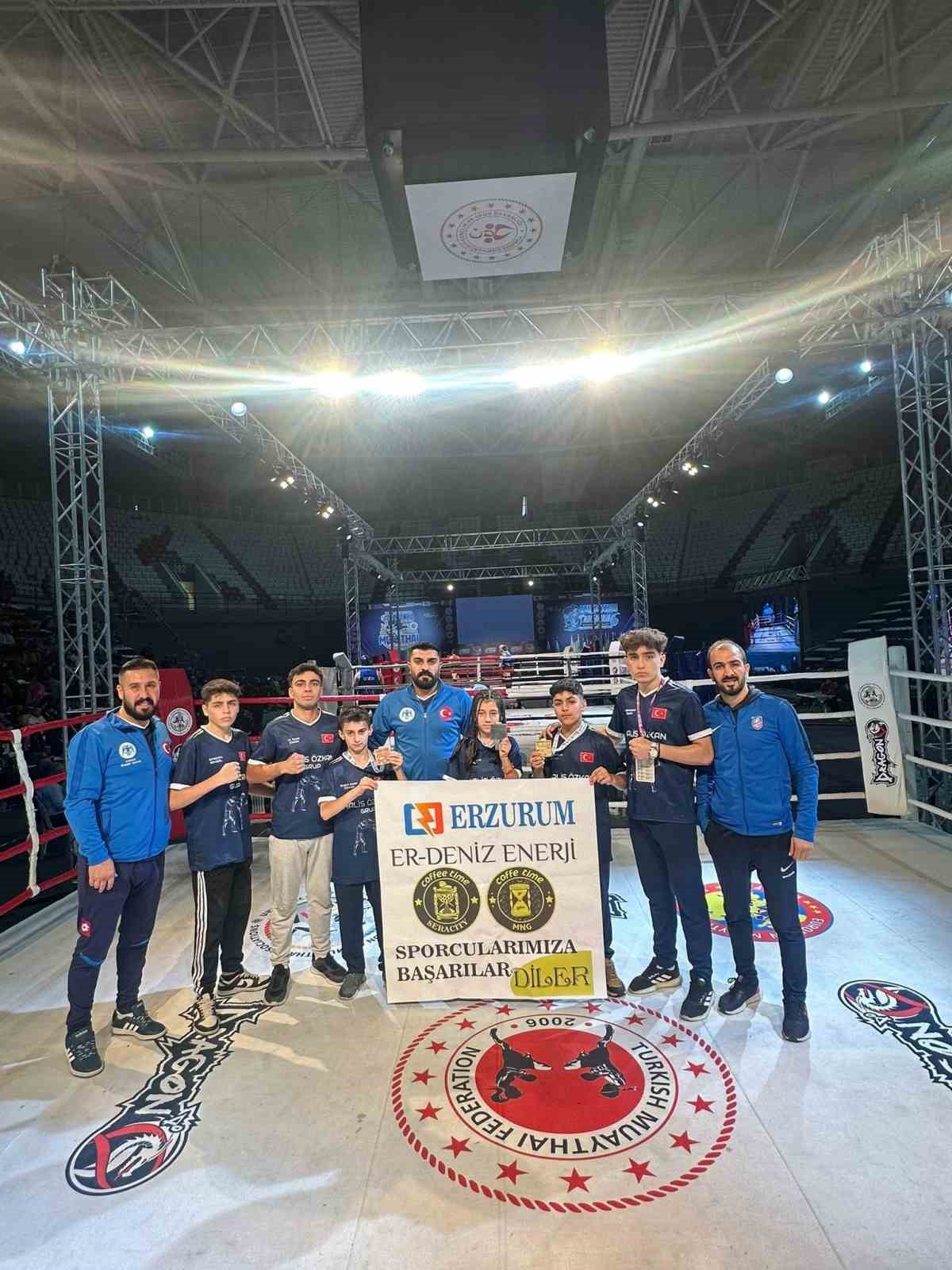 Muay Thai’de Türk Bayrağını dalgalandırdılar
