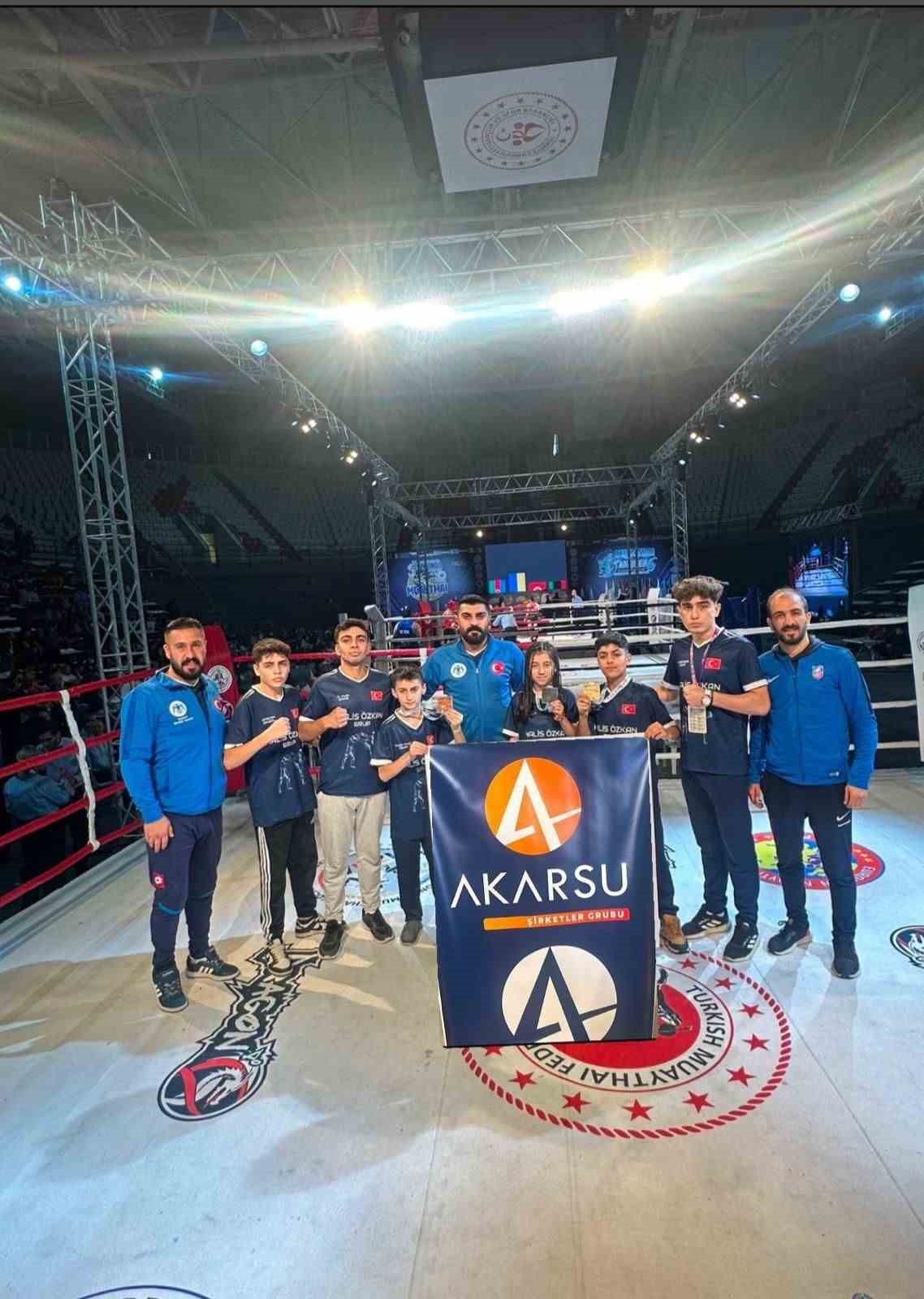 Muay Thai’de Türk Bayrağını dalgalandırdılar
