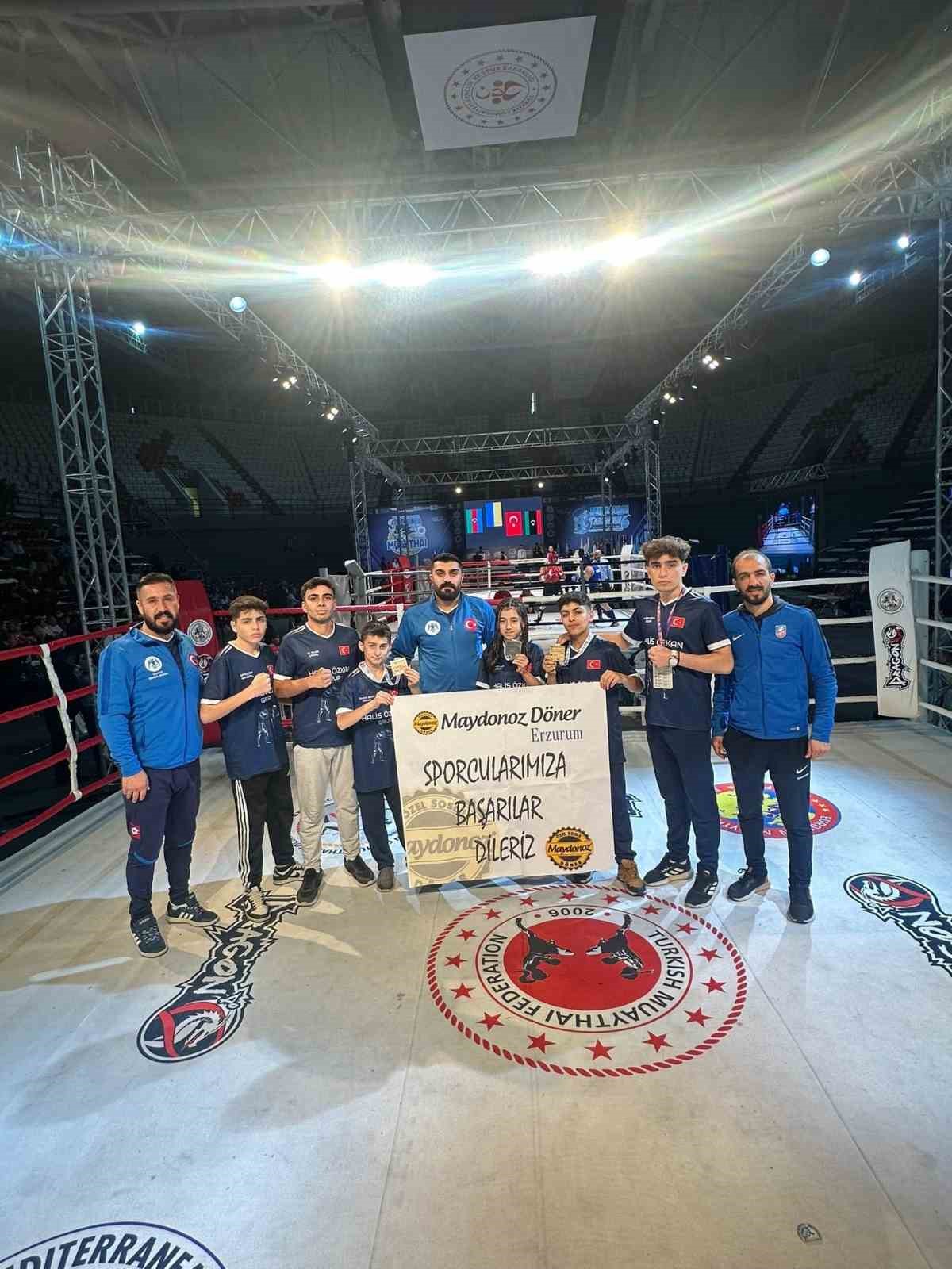 Muay Thai’de Türk Bayrağını dalgalandırdılar
